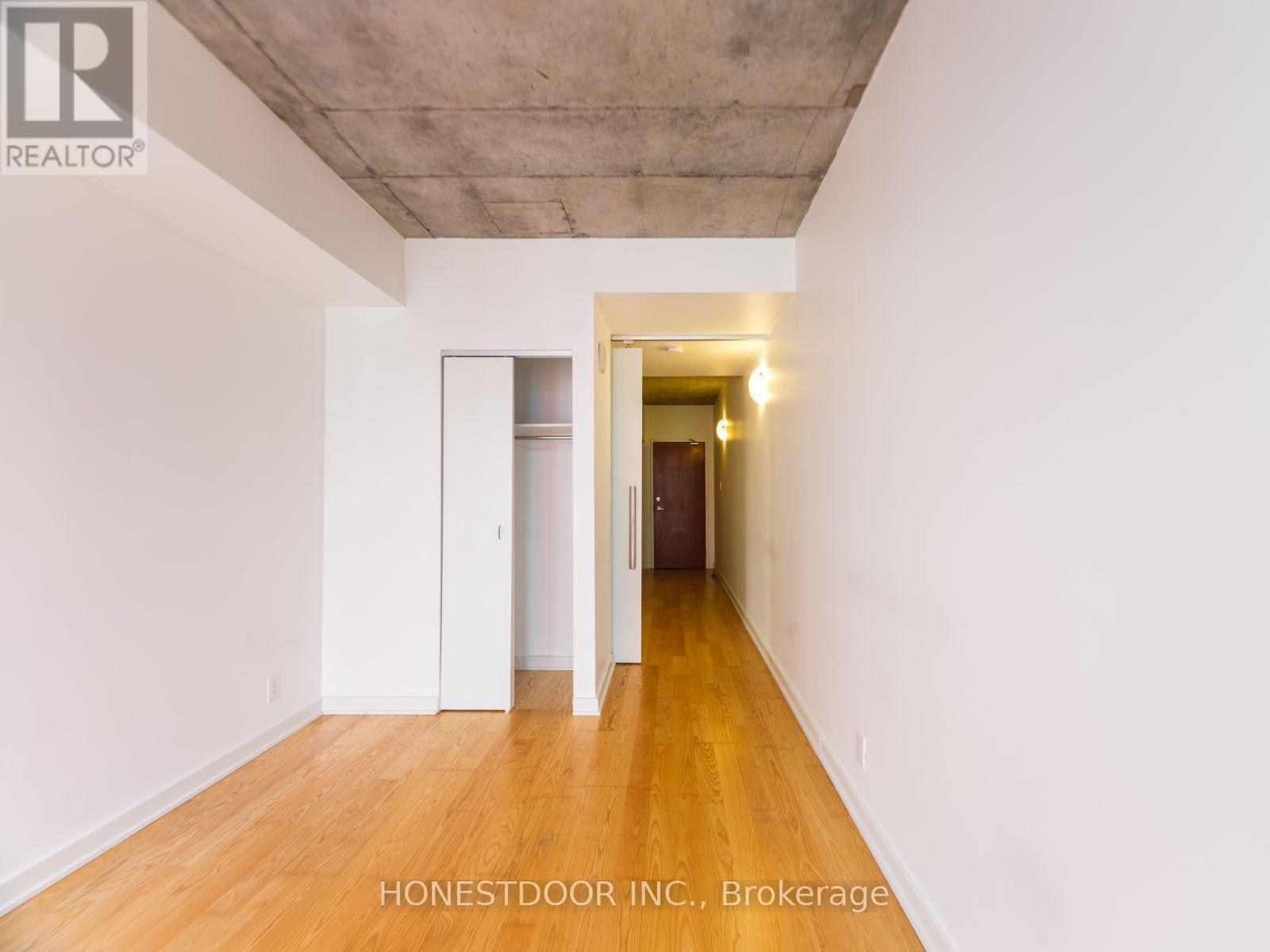 1610 - 324 Laurier Avenue W