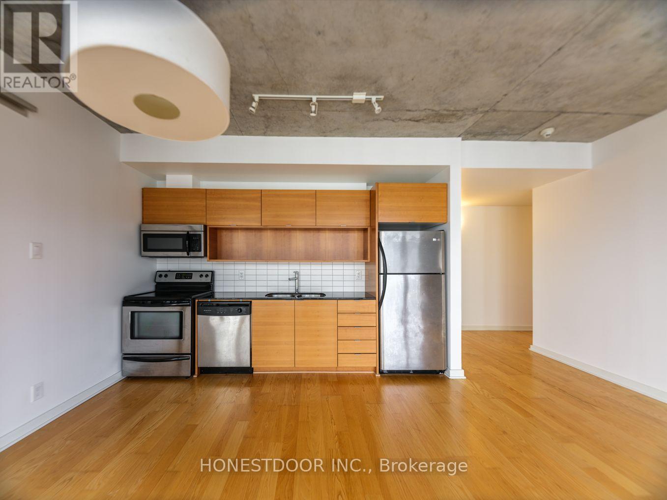 1610 - 324 Laurier Avenue W