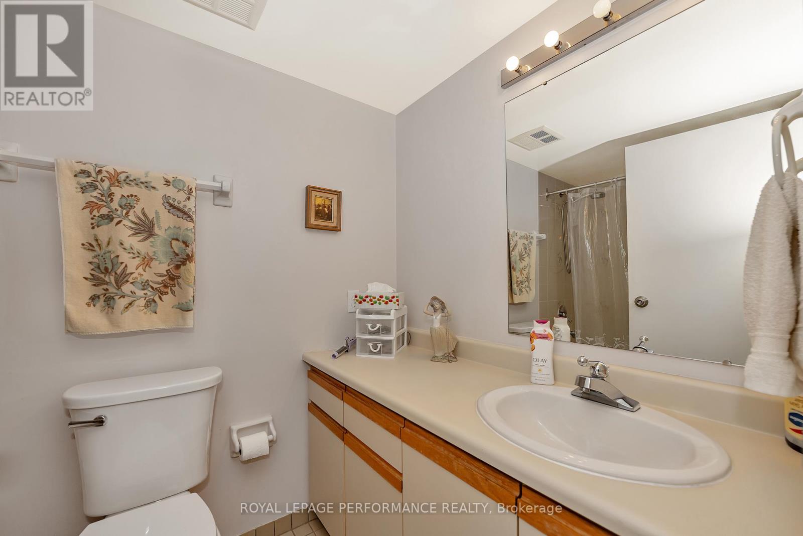 903 - 200 Lafontaine Avenue