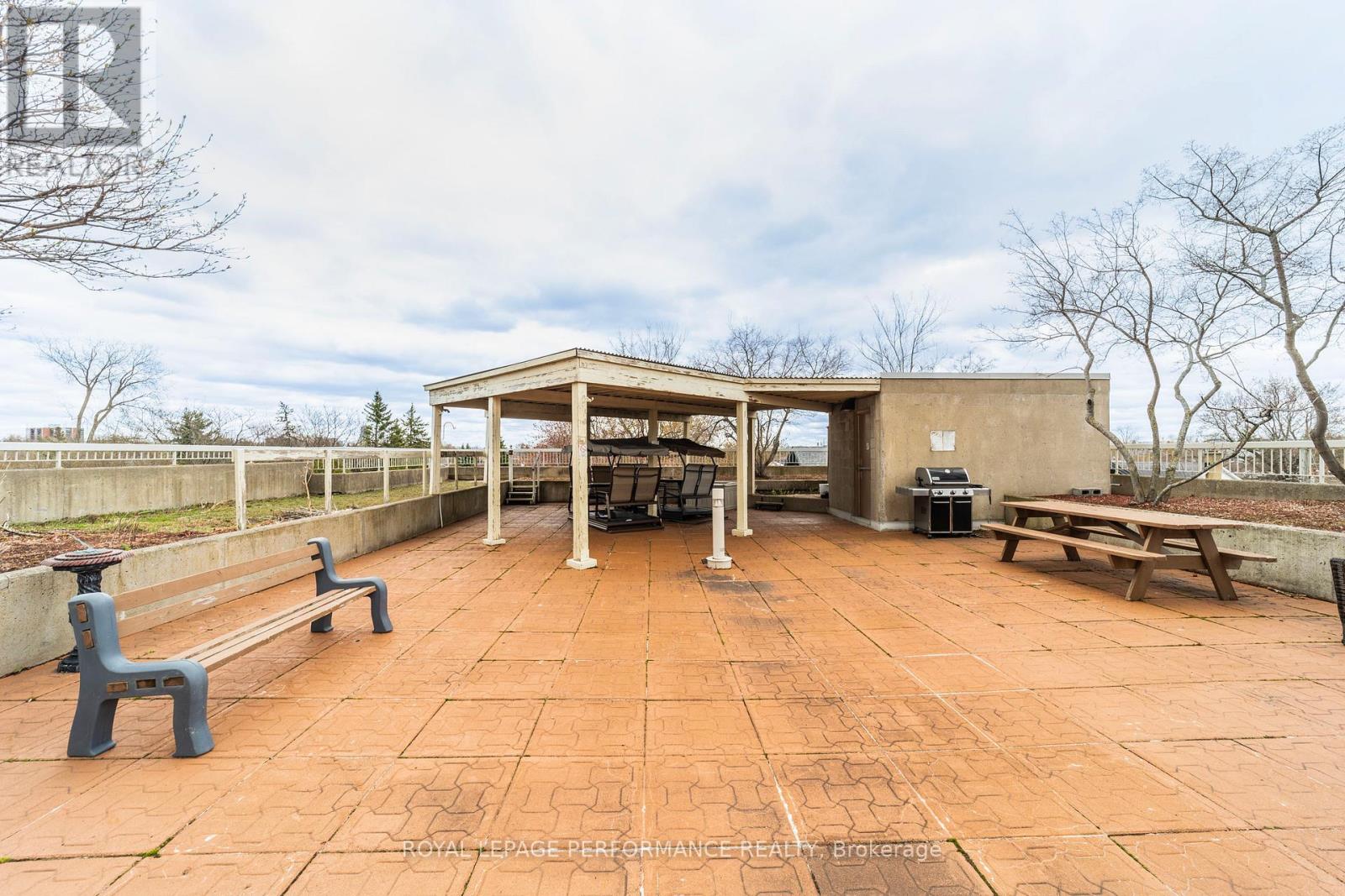 903 - 200 Lafontaine Avenue