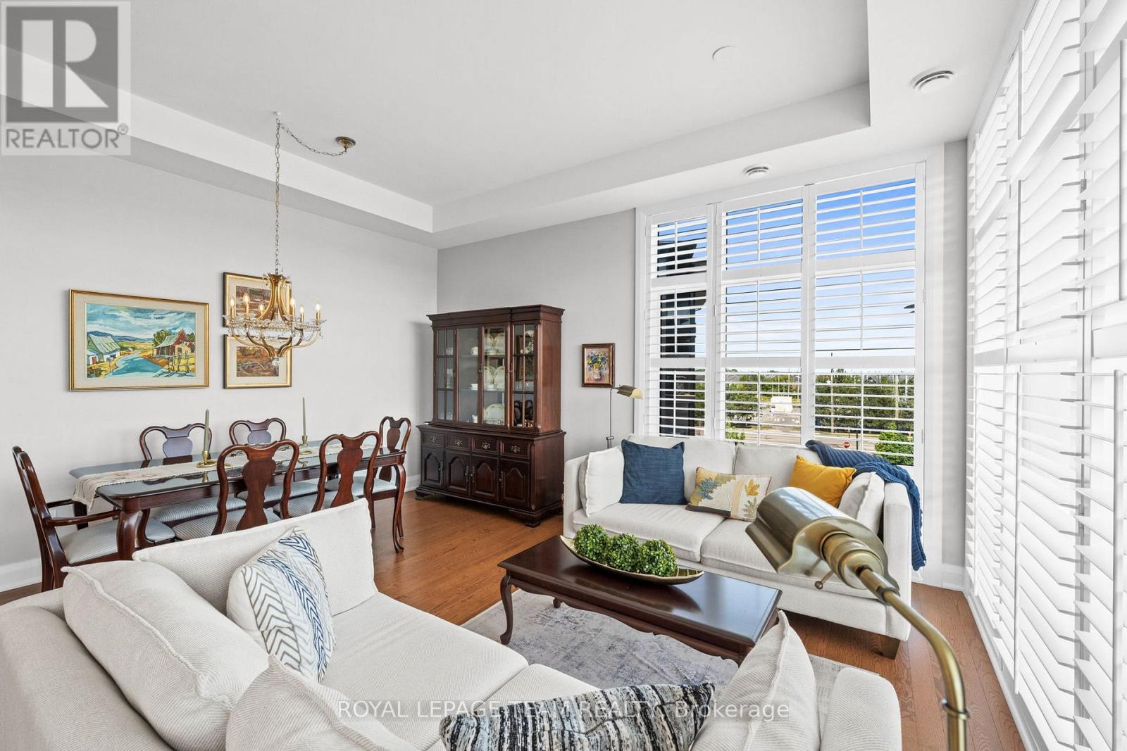 301 - 110 Cortile Private