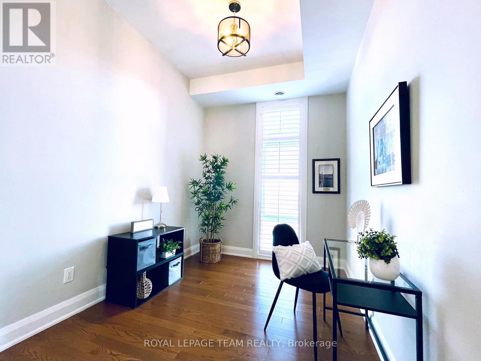 301 - 110 Cortile Private