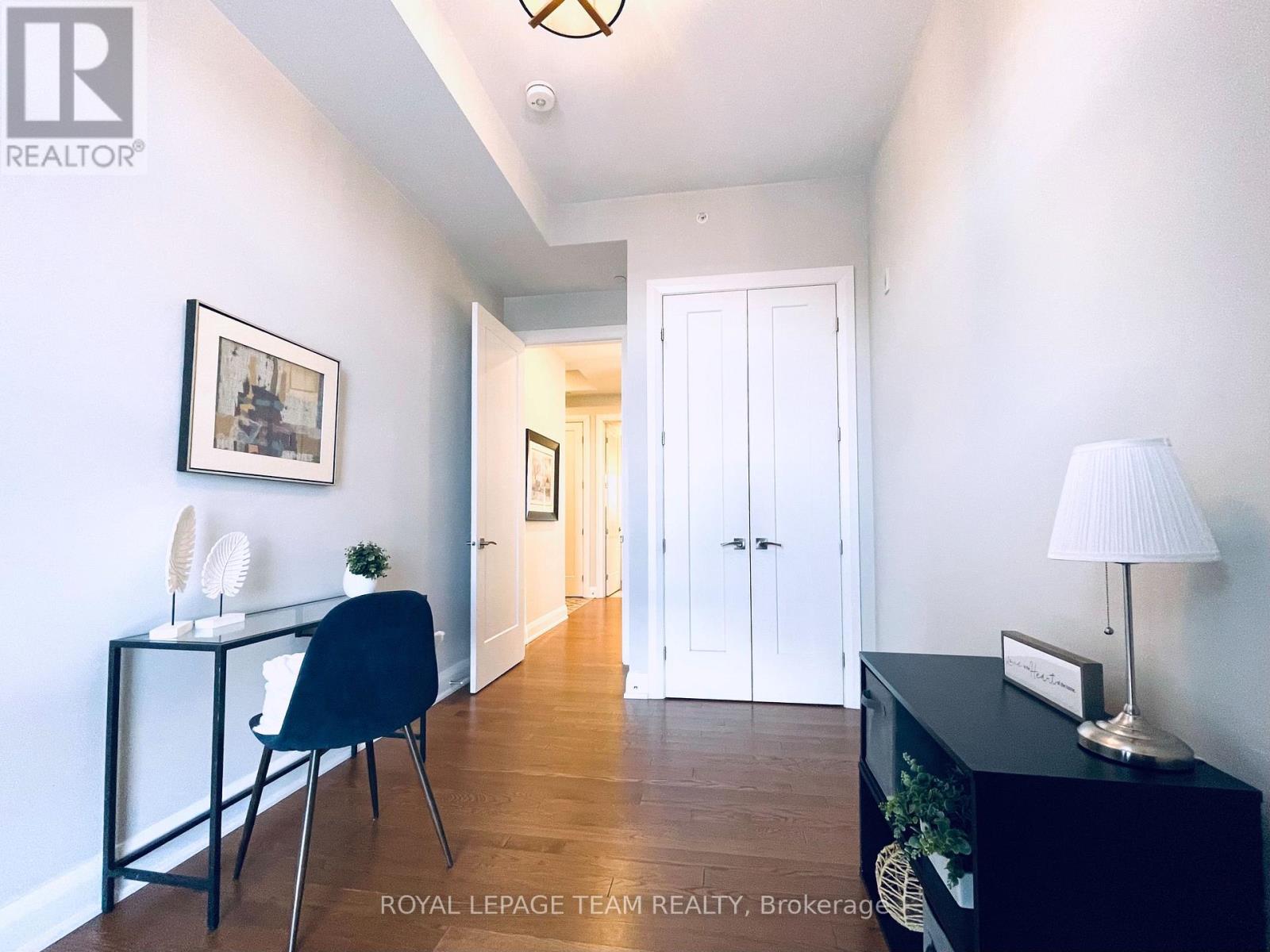 301 - 110 Cortile Private