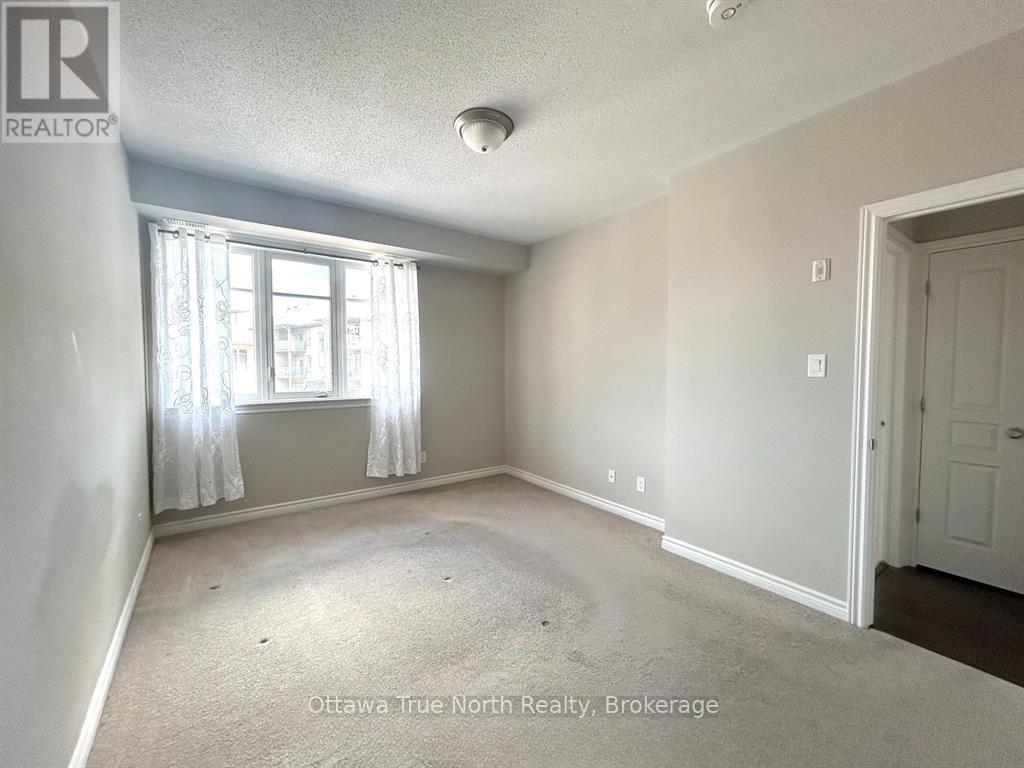 30 - 1032 Beryl Private