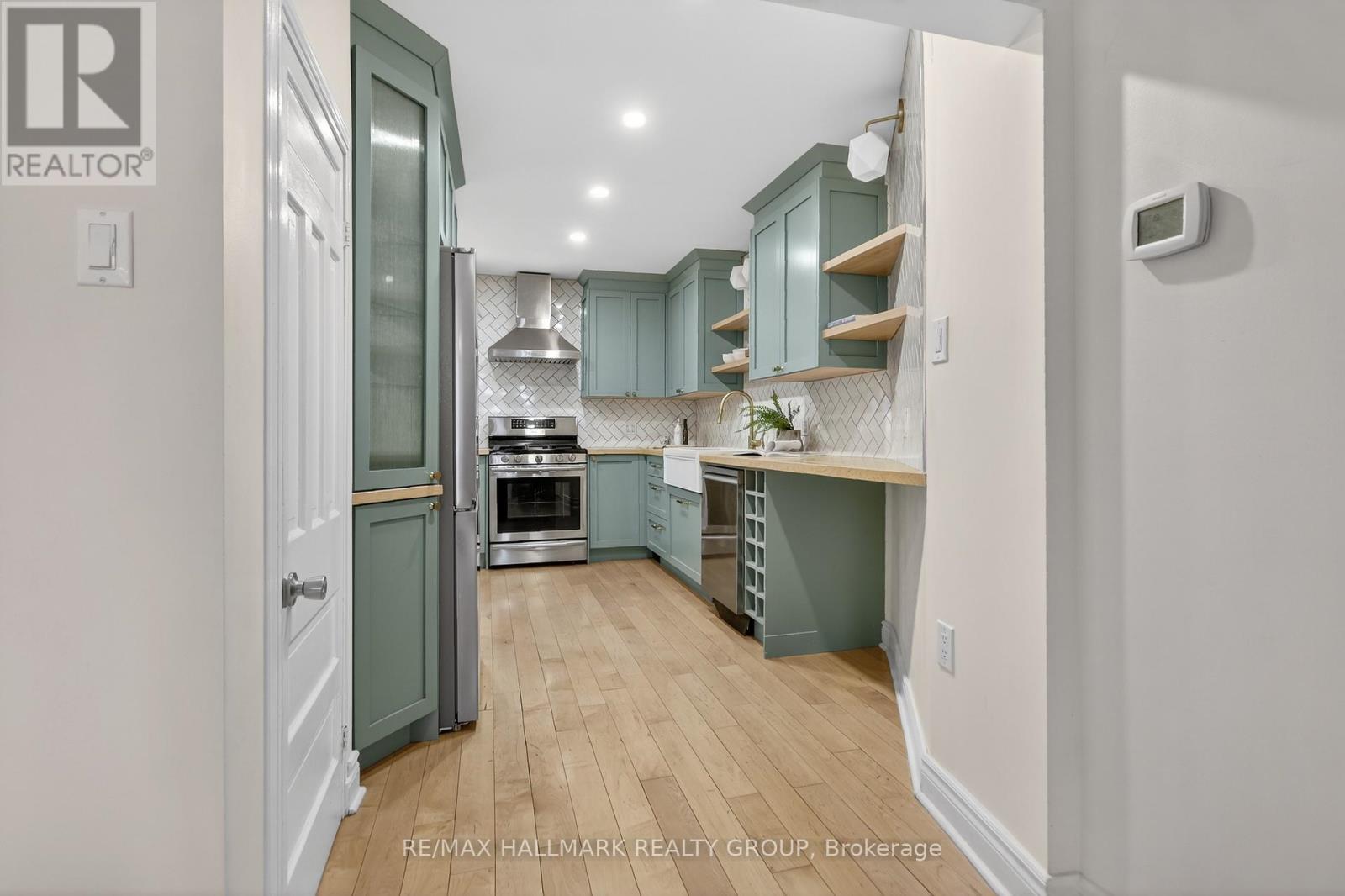 4 Lower Charlotte Street W