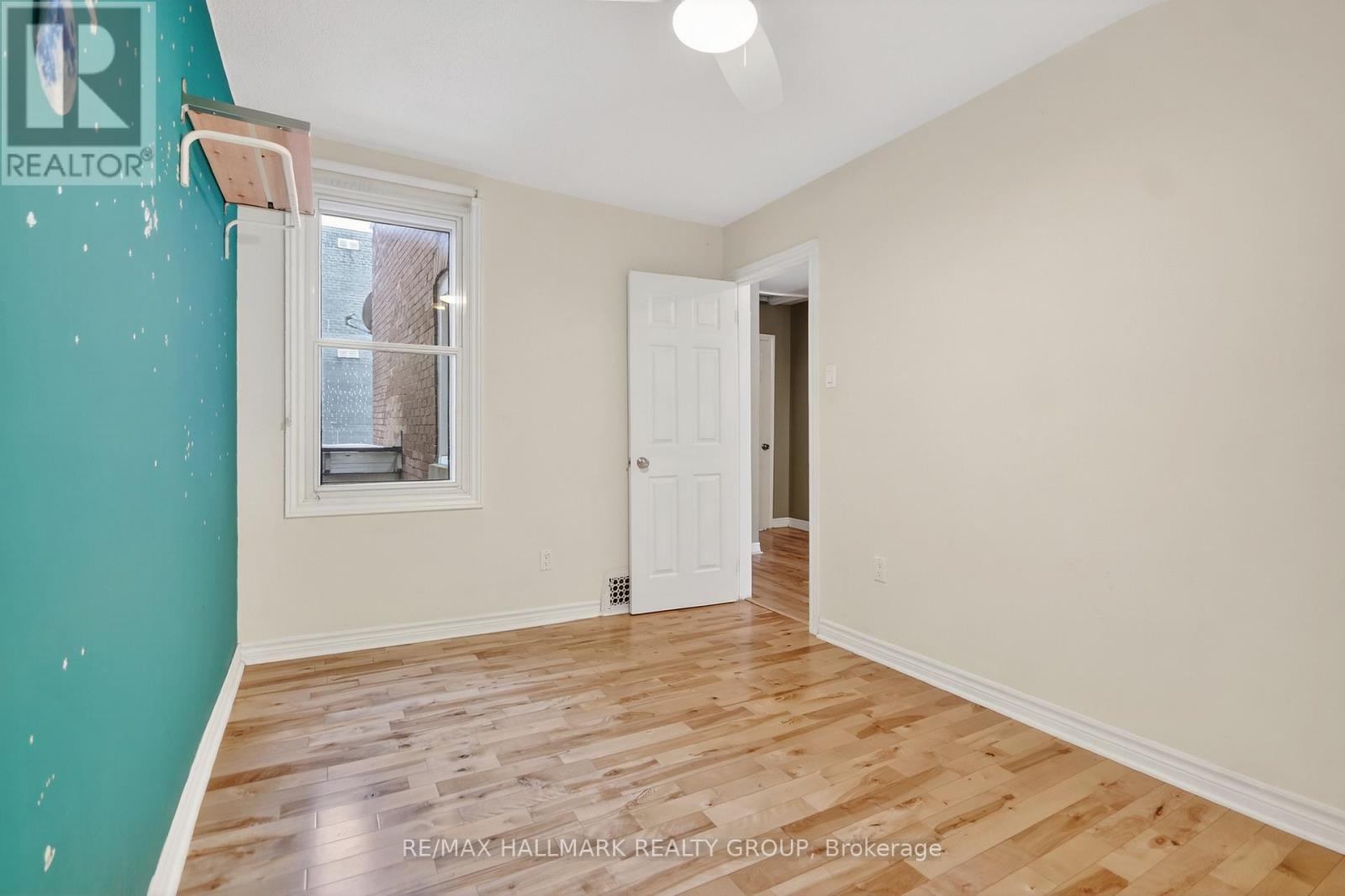 4 Lower Charlotte Street W