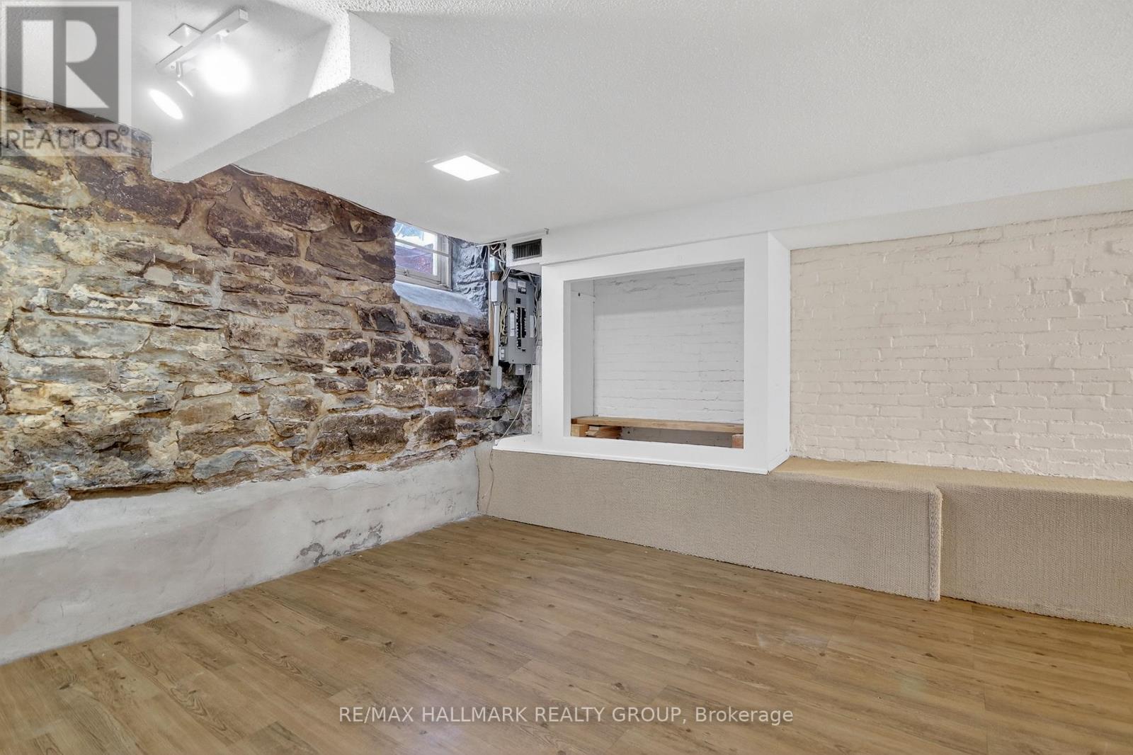 4 Lower Charlotte Street W