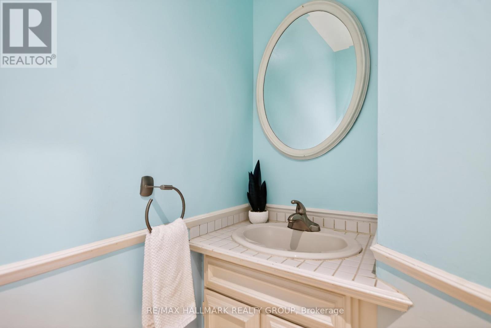 4 Lower Charlotte Street W