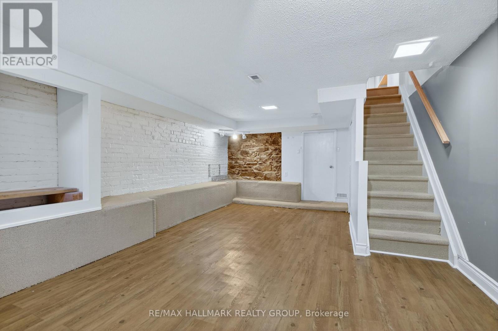 4 Lower Charlotte Street W