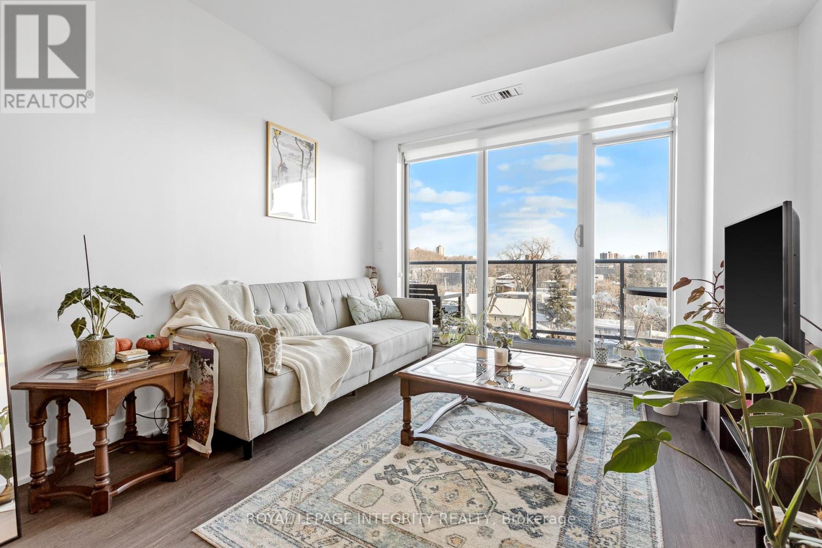 410 - 7 Marquette Avenue