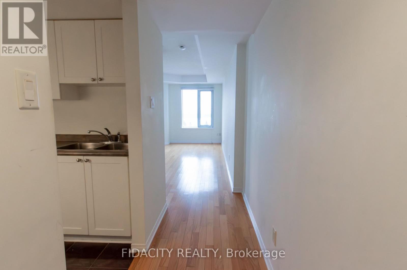 5c - 310 Central Park Drive