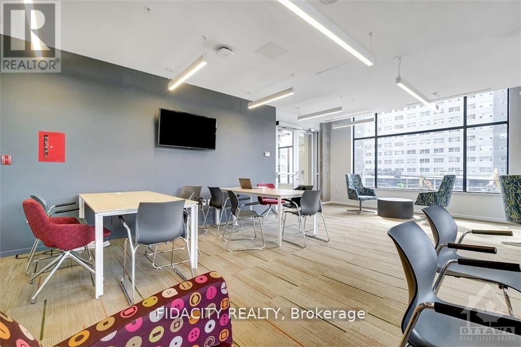 1516 - 105 Champagne Avenue S