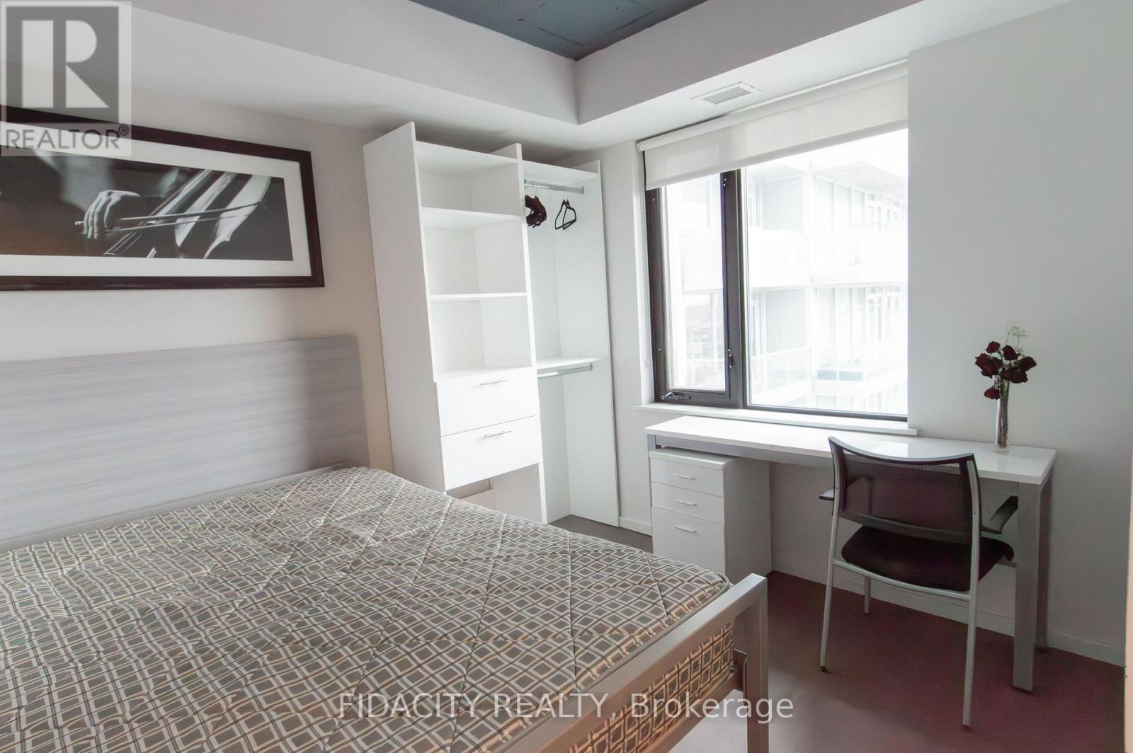 1516 - 105 Champagne Avenue S