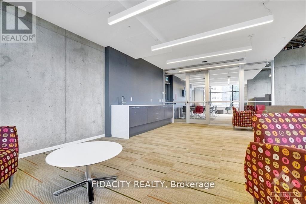 1516 - 105 Champagne Avenue S