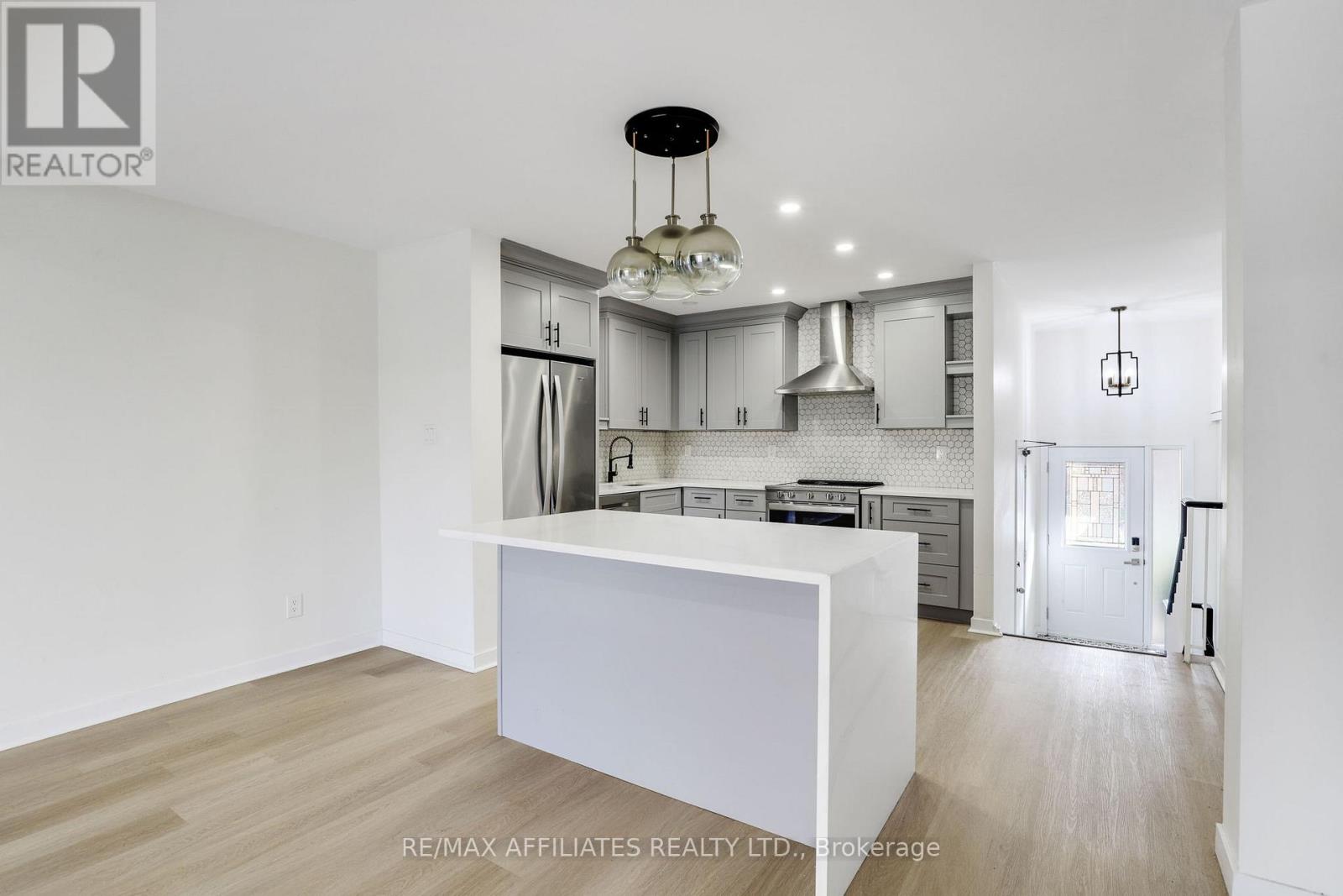 37 - 472 Sandhamn Private