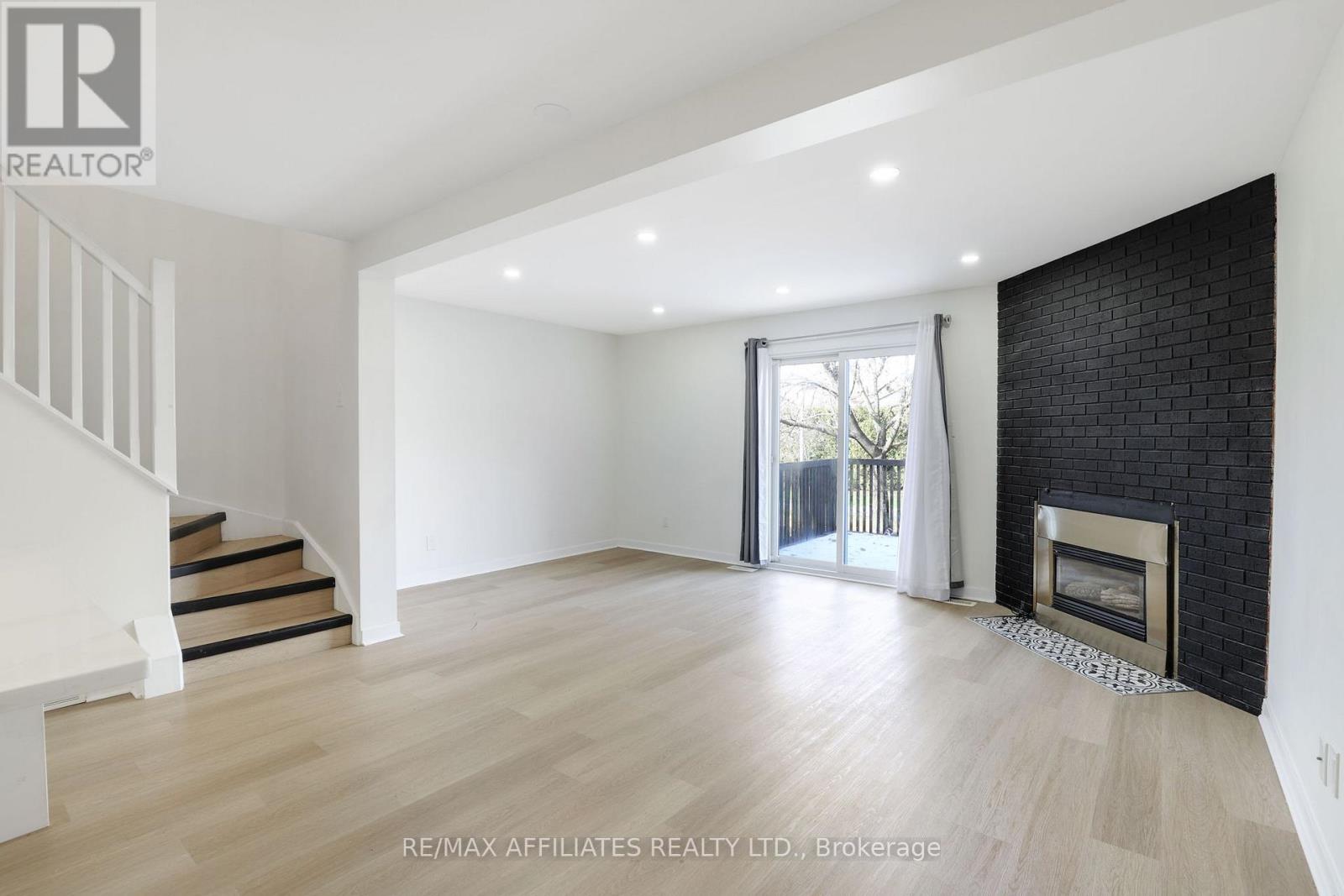 37 - 472 Sandhamn Private