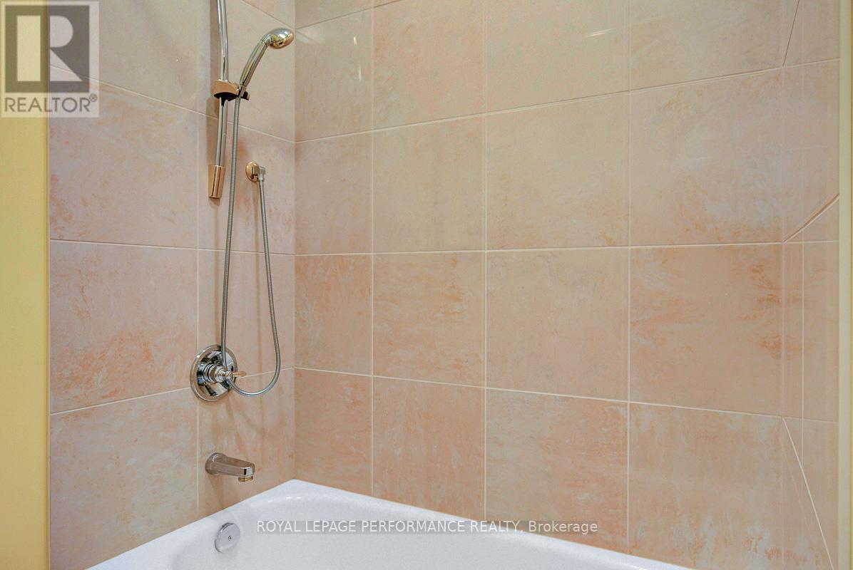 Ph2 - 260 Besserer Street