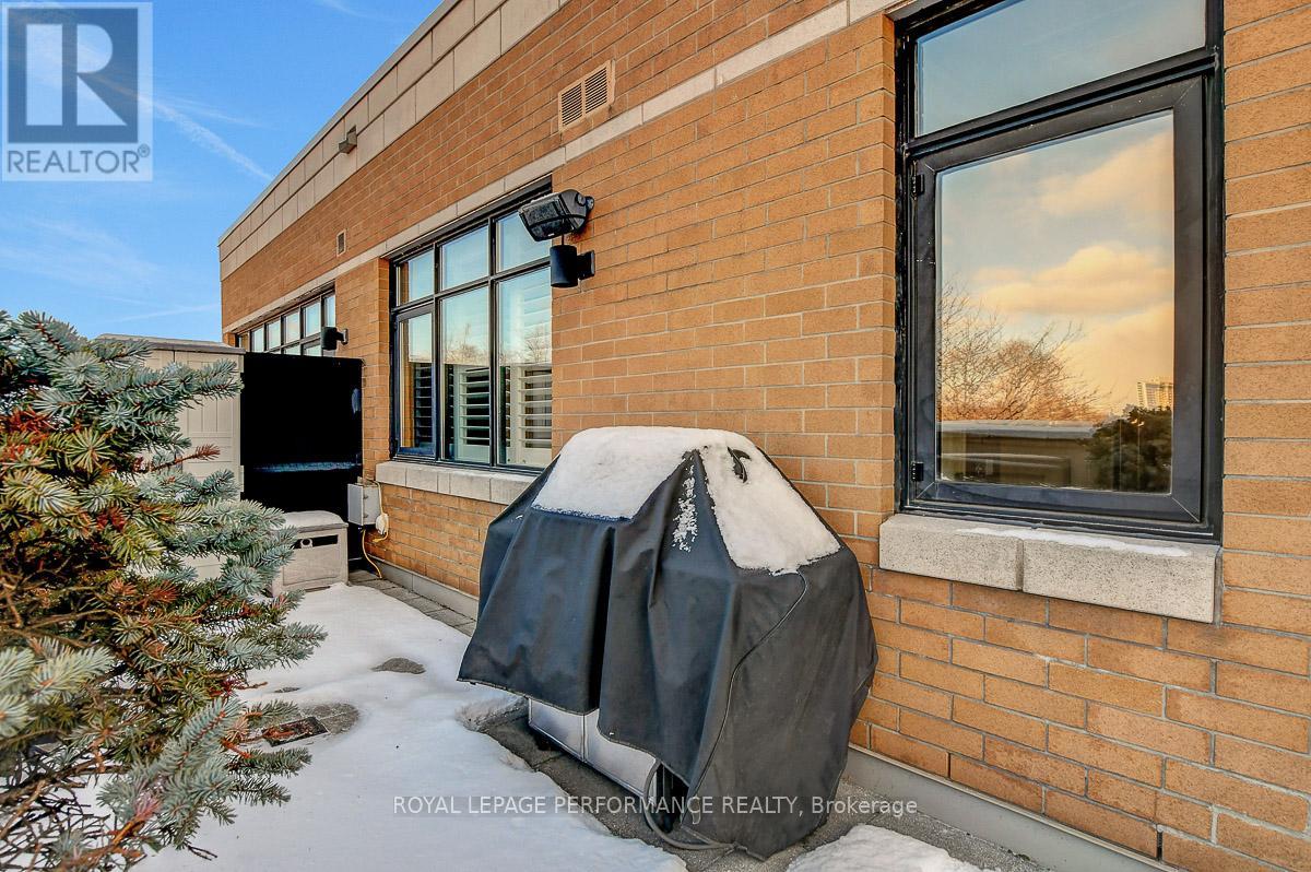 Ph2 - 260 Besserer Street