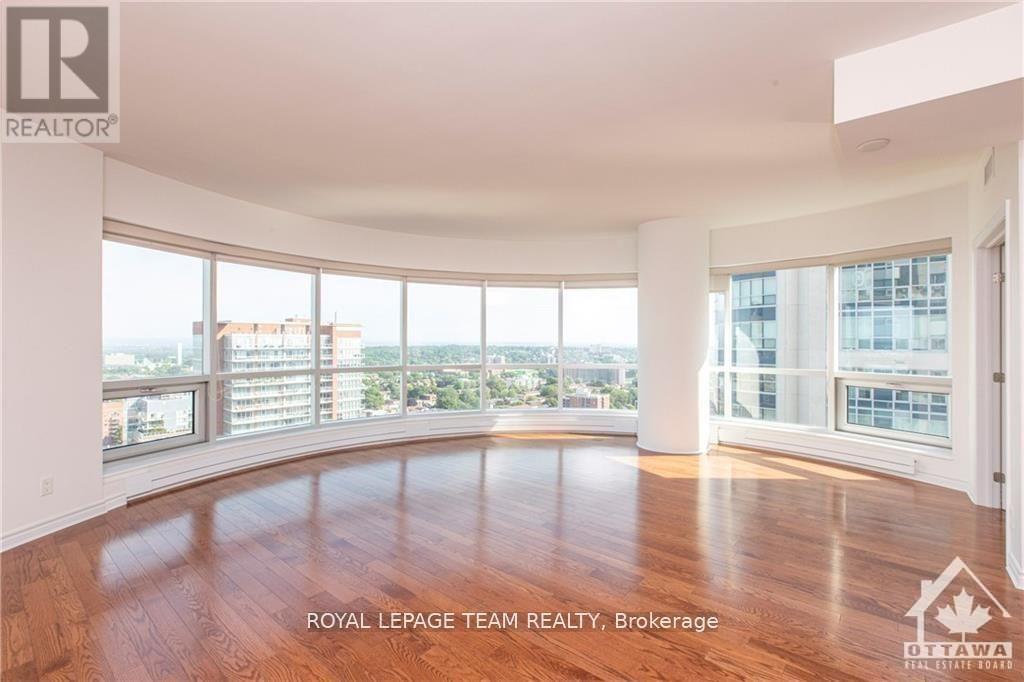 2204 - 234 Rideau Street