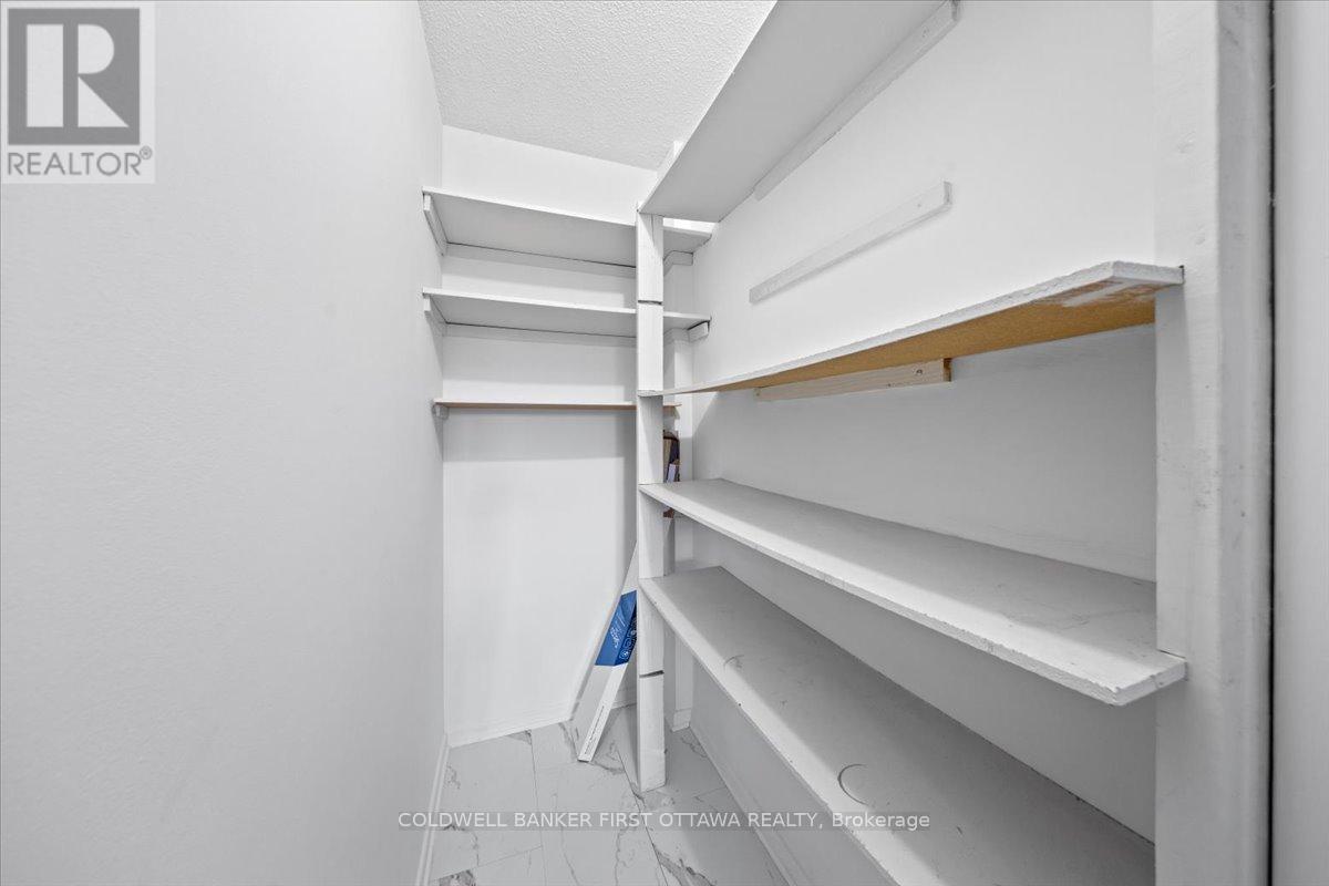 808 - 1171 Ambleside Drive