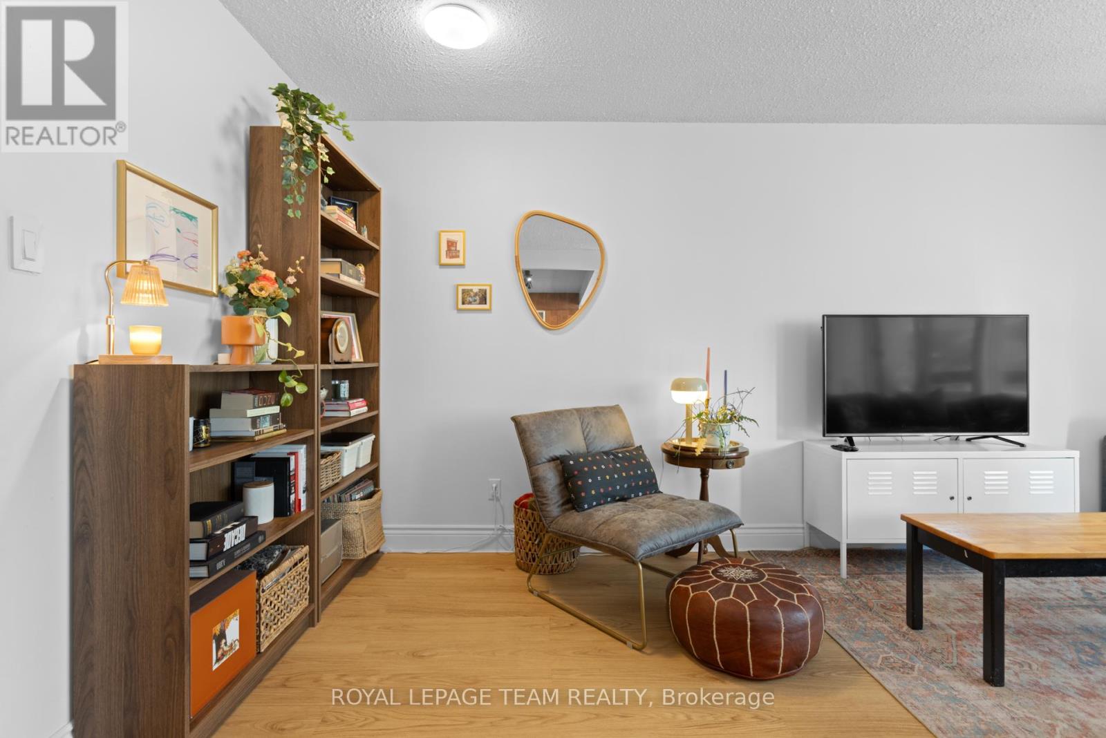 503 - 141 Somerset Street W