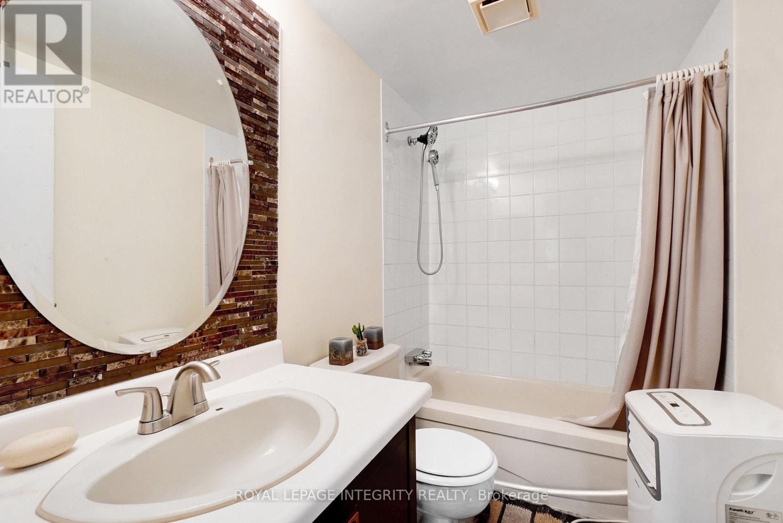 49 - 128 Rushford Private