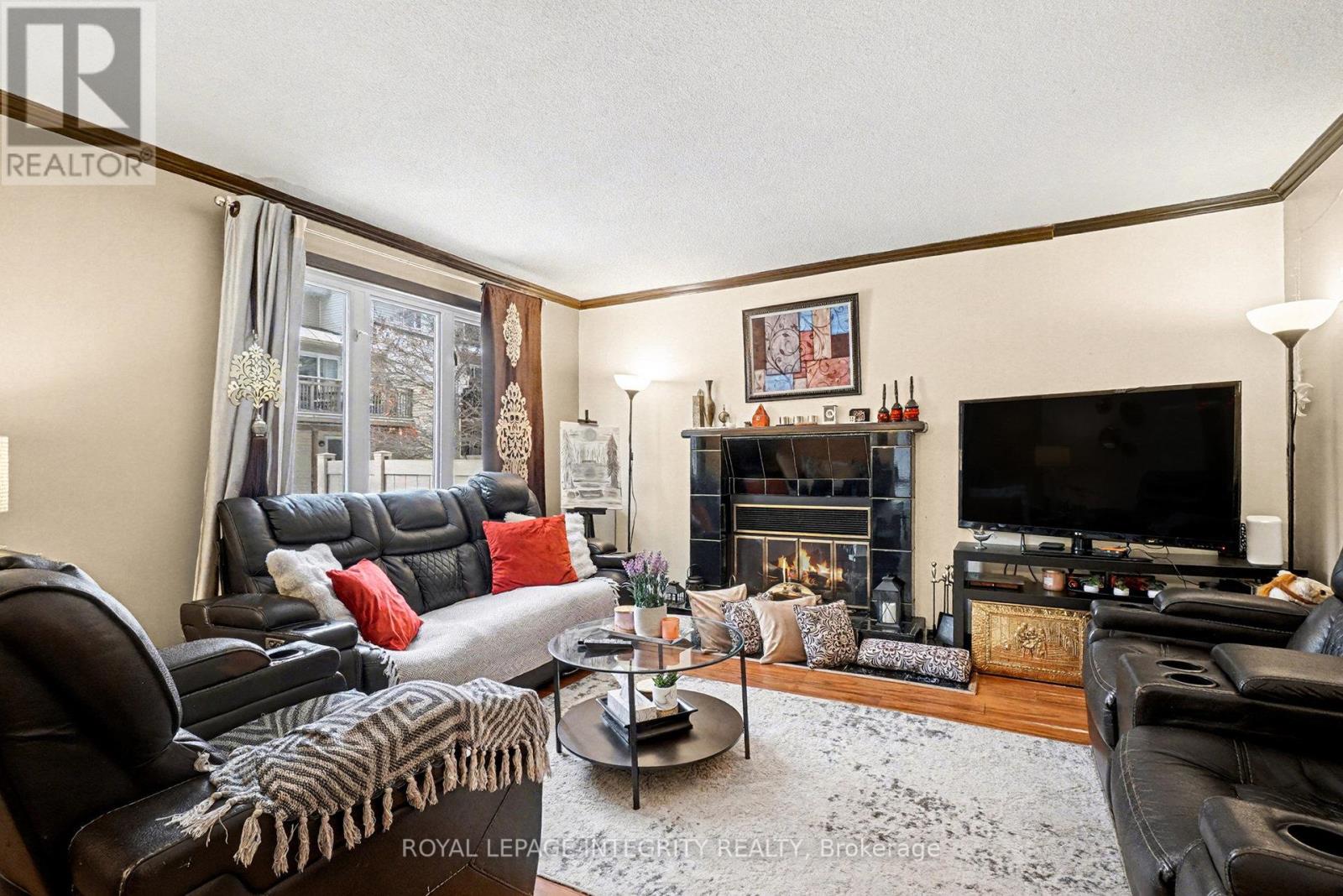 49 - 128 Rushford Private