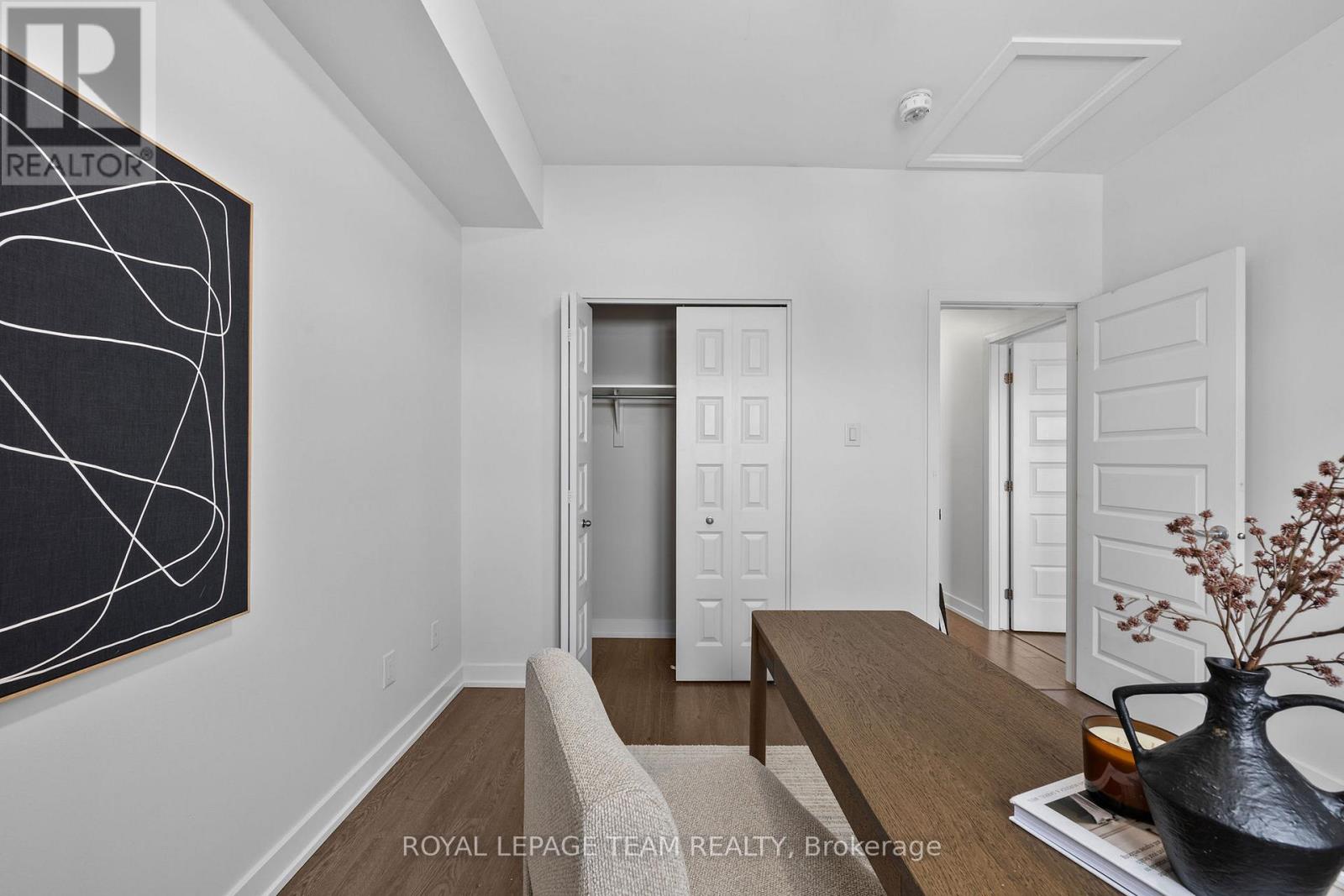 6 - 251 Capri Avenue