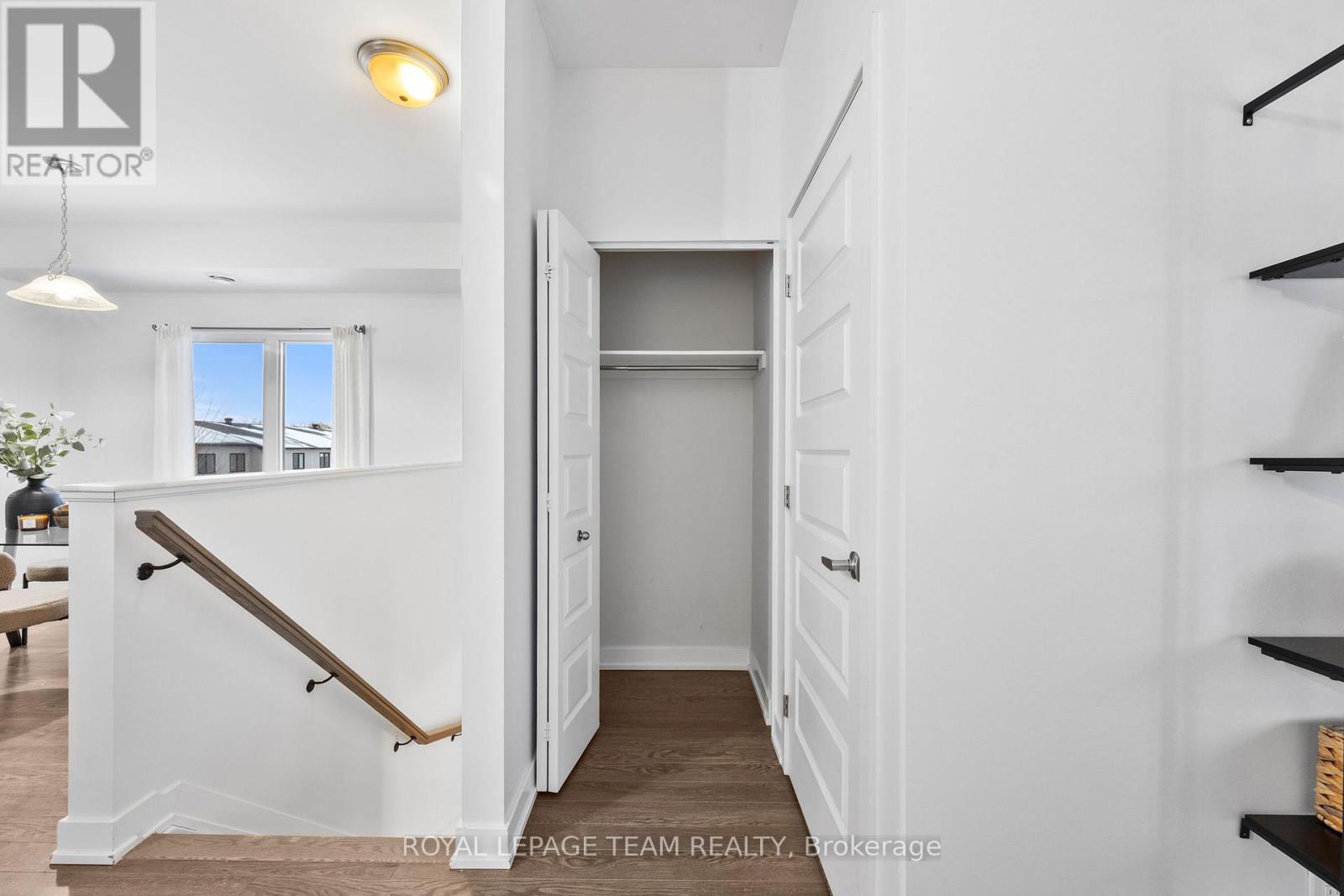 6 - 251 Capri Avenue