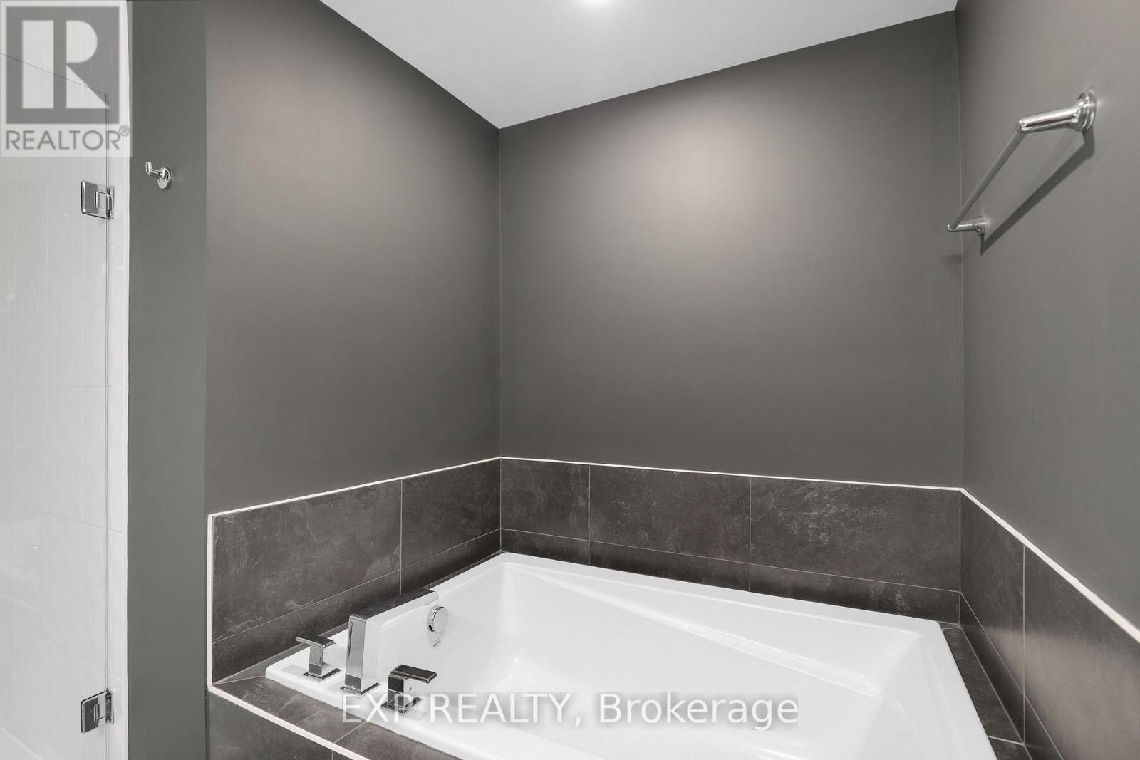 1053 Lunar Glow Crescent