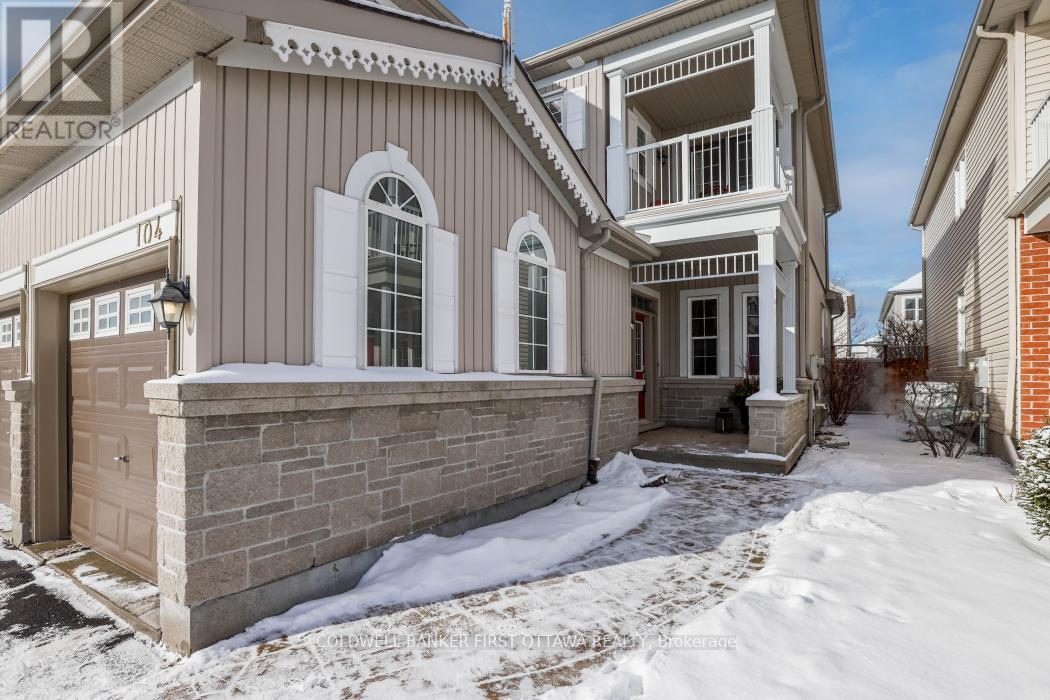 104 Streamside Crescent