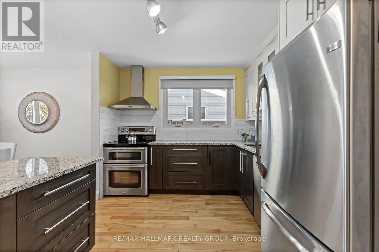 2155 Monson Crescent