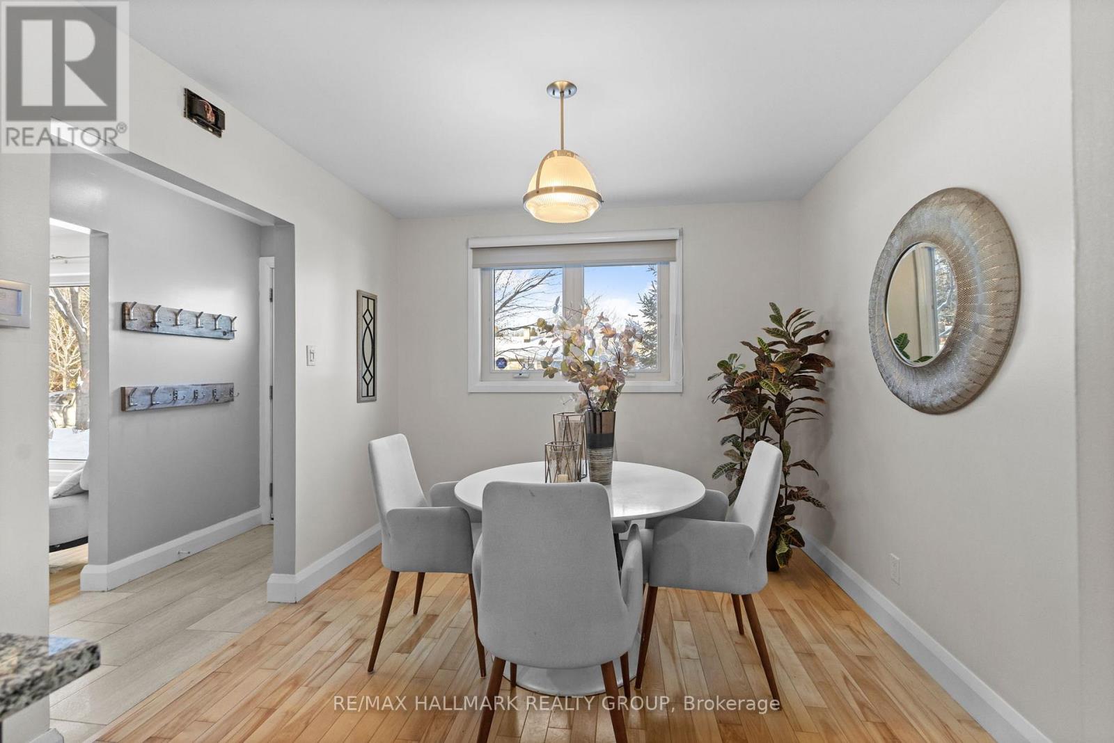 2155 Monson Crescent