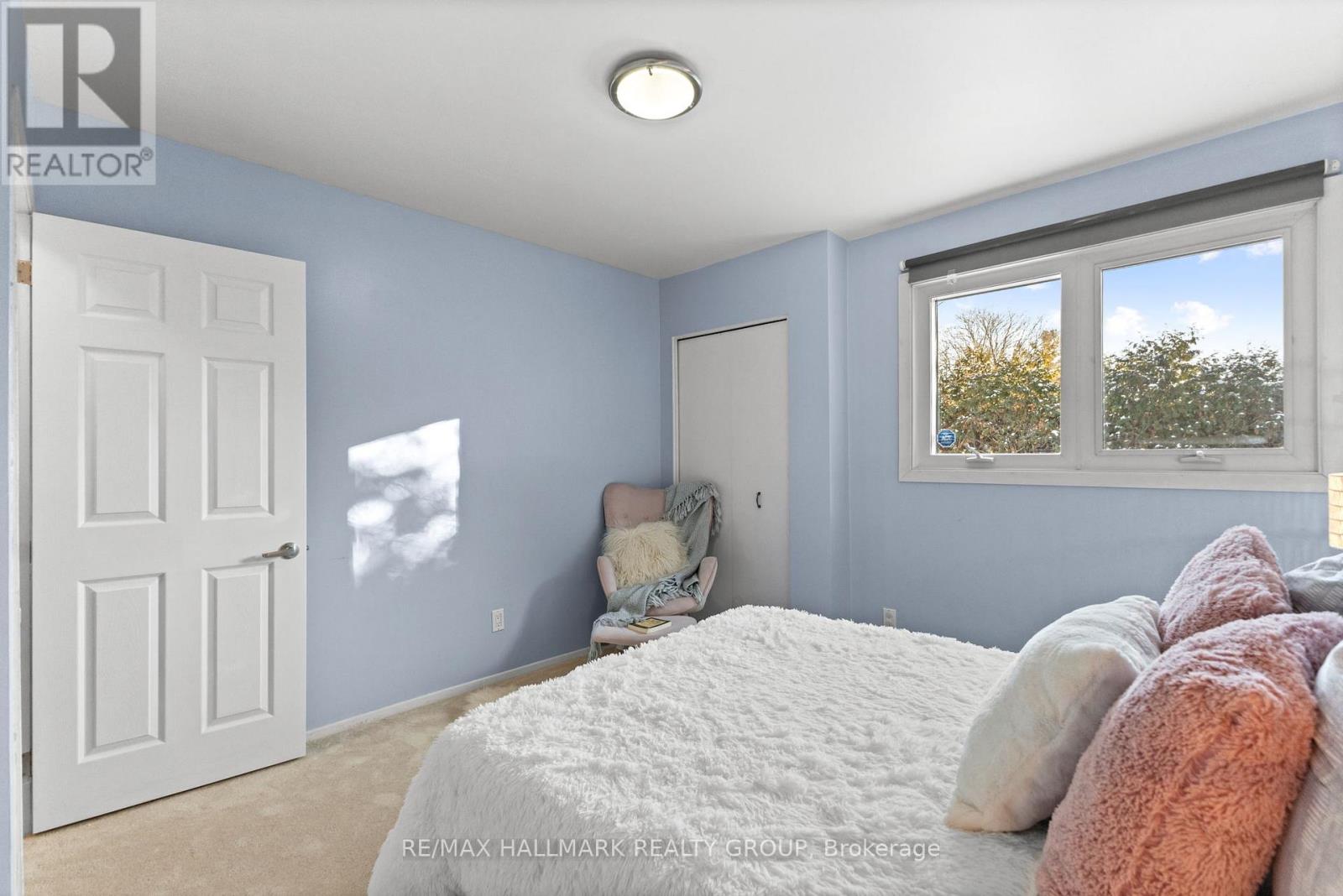 2155 Monson Crescent