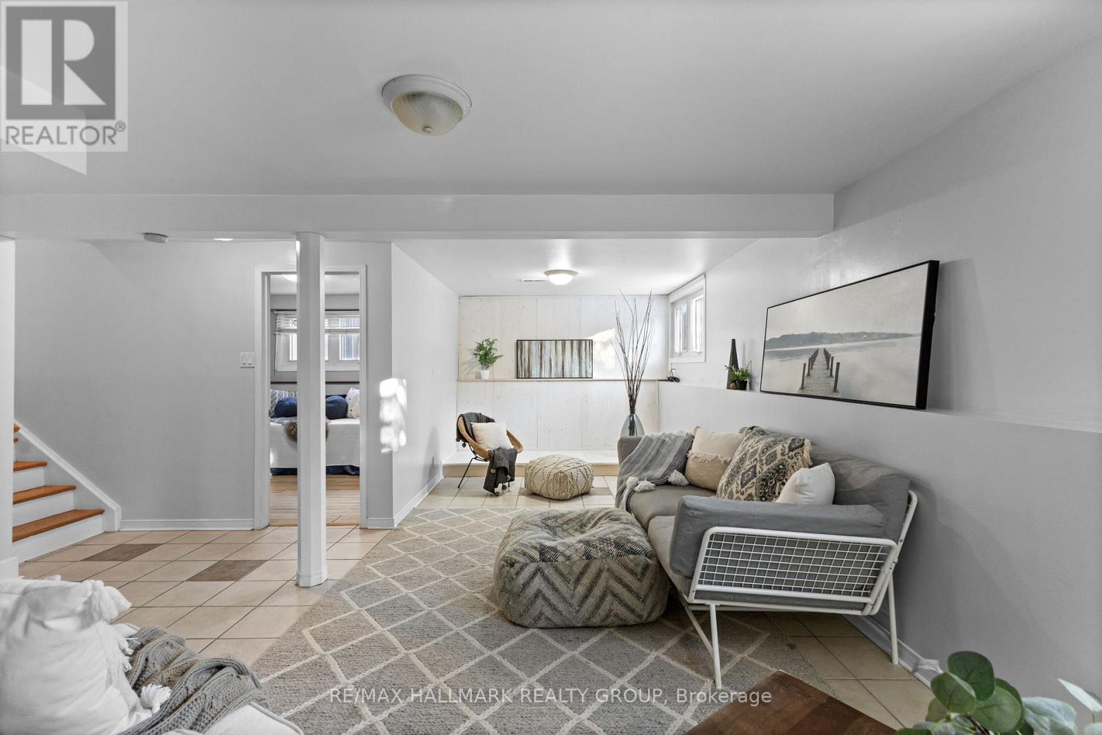 2155 Monson Crescent