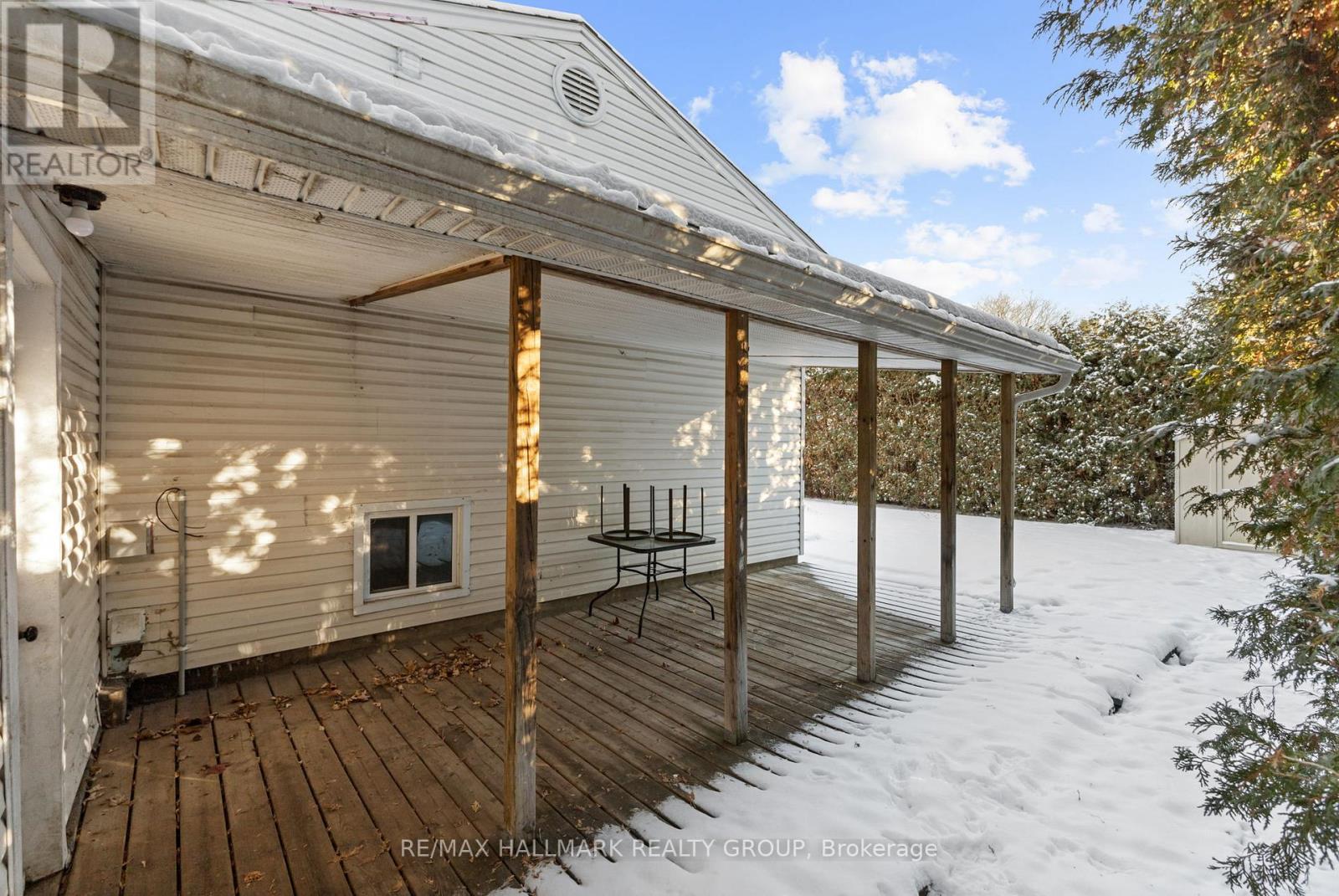 2155 Monson Crescent