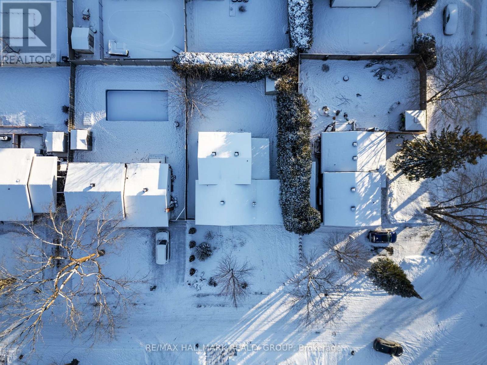 2155 Monson Crescent