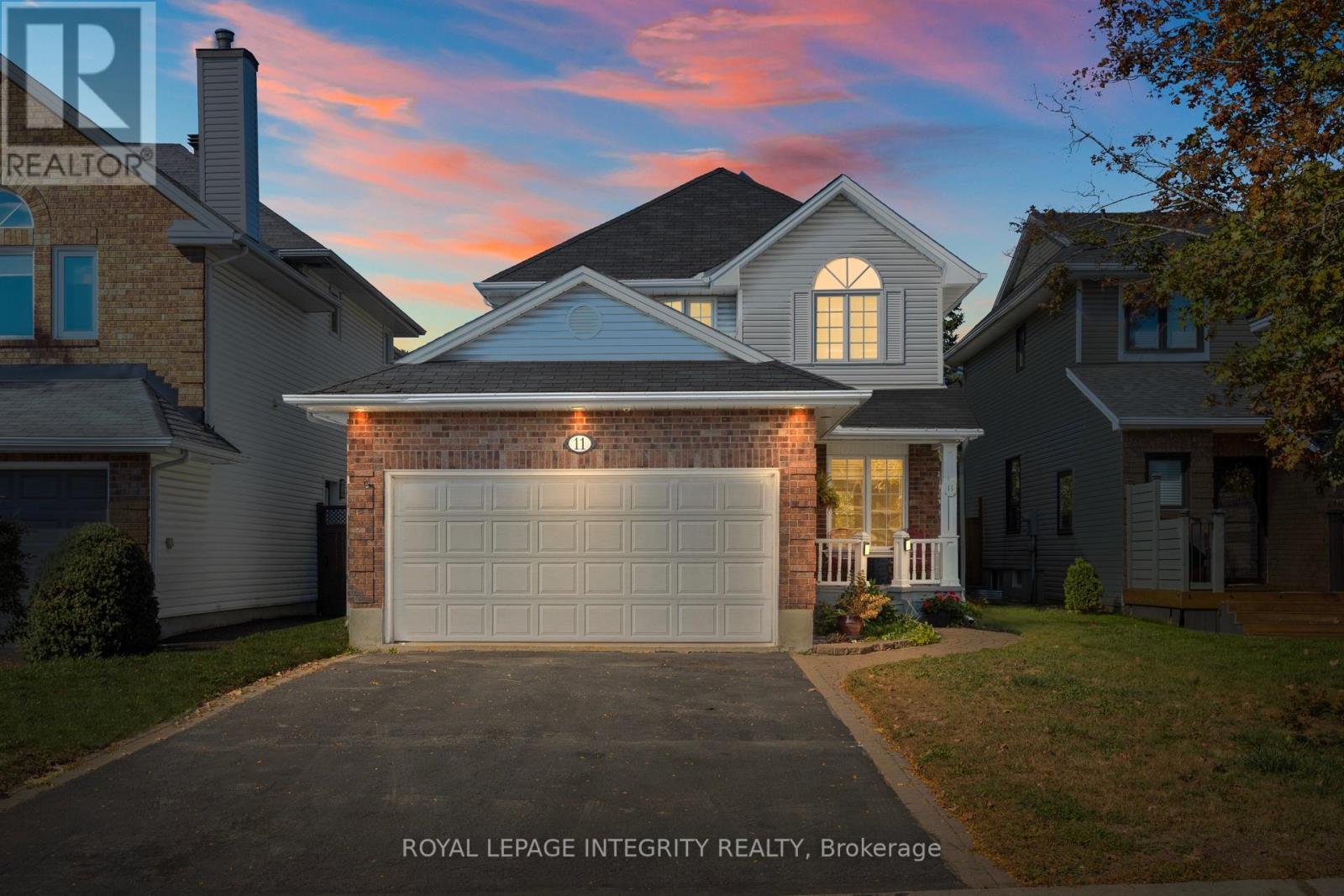 11 Royal Field Crescent