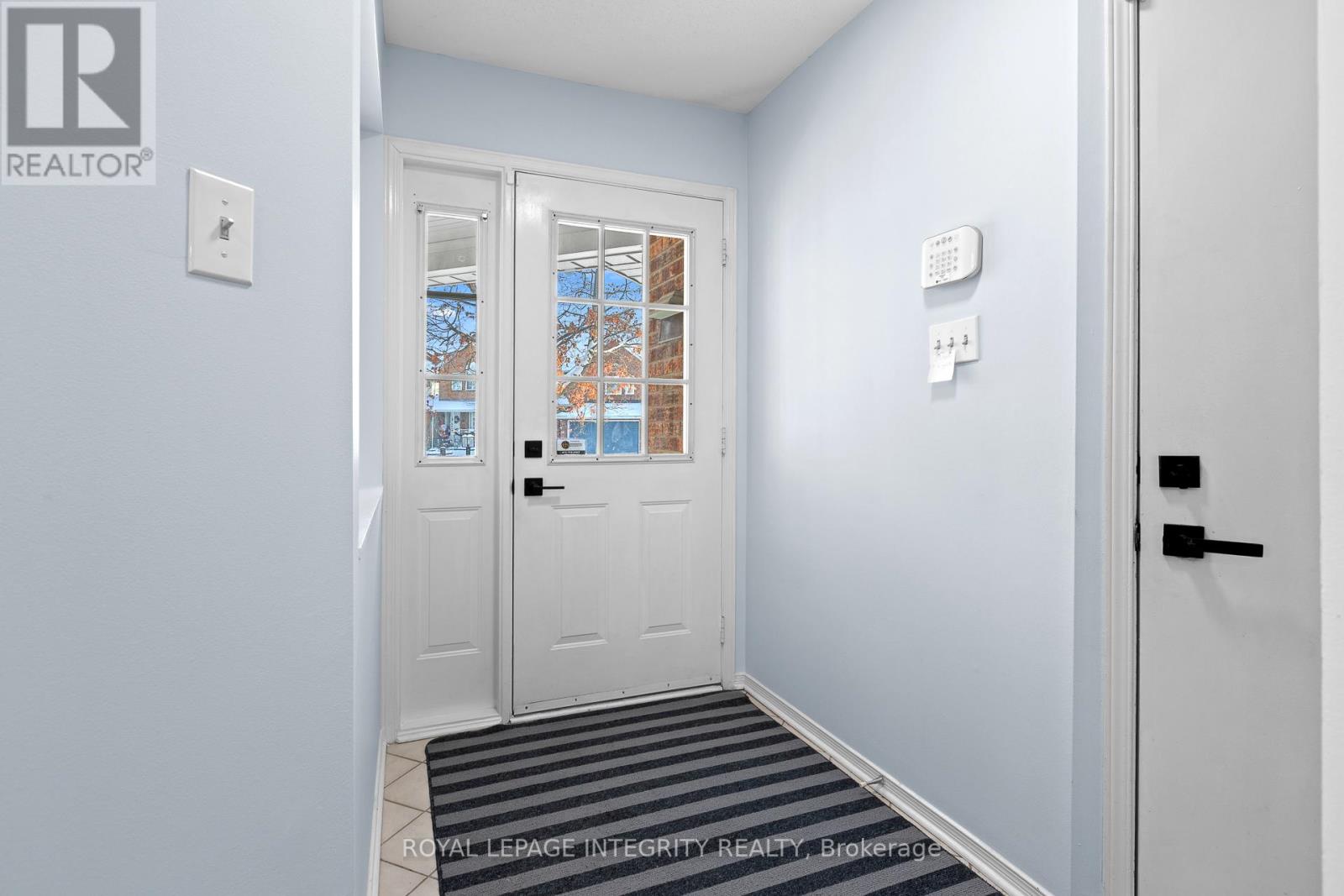 11 Royal Field Crescent