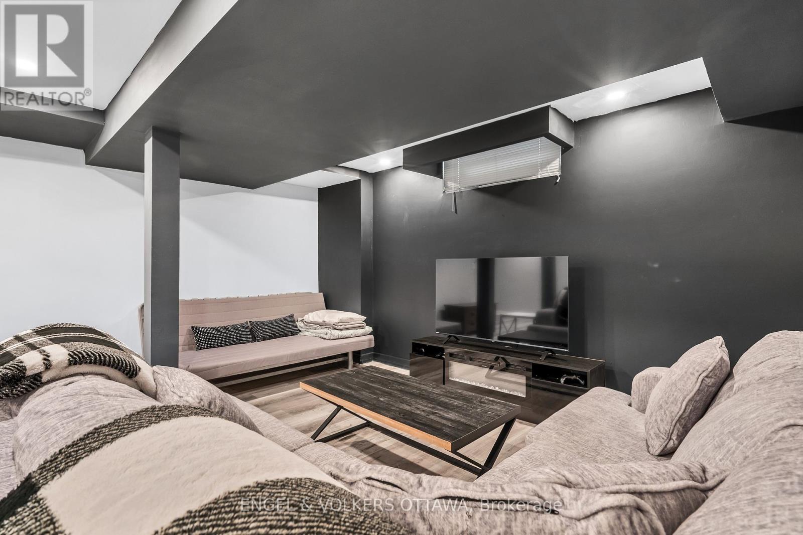 29 Valley Ridge Street