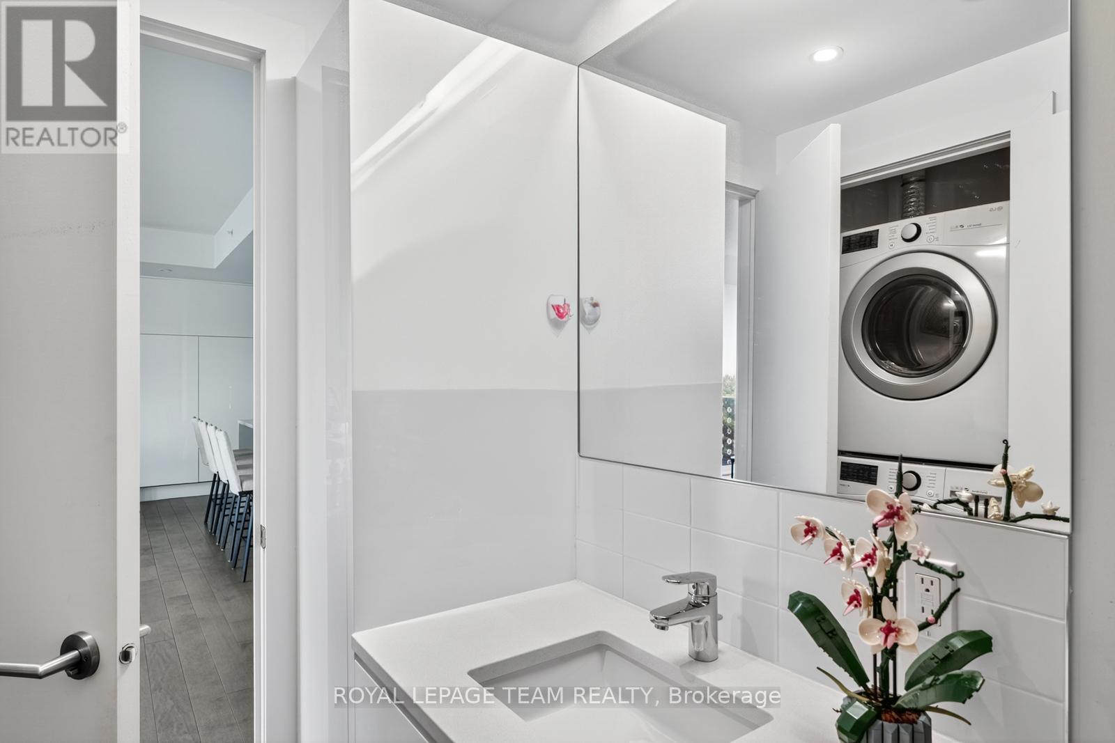 608 - 135 Barrette Street