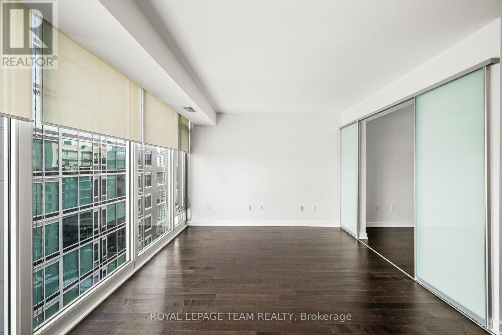 1110 - 111 Champagne Avenue S