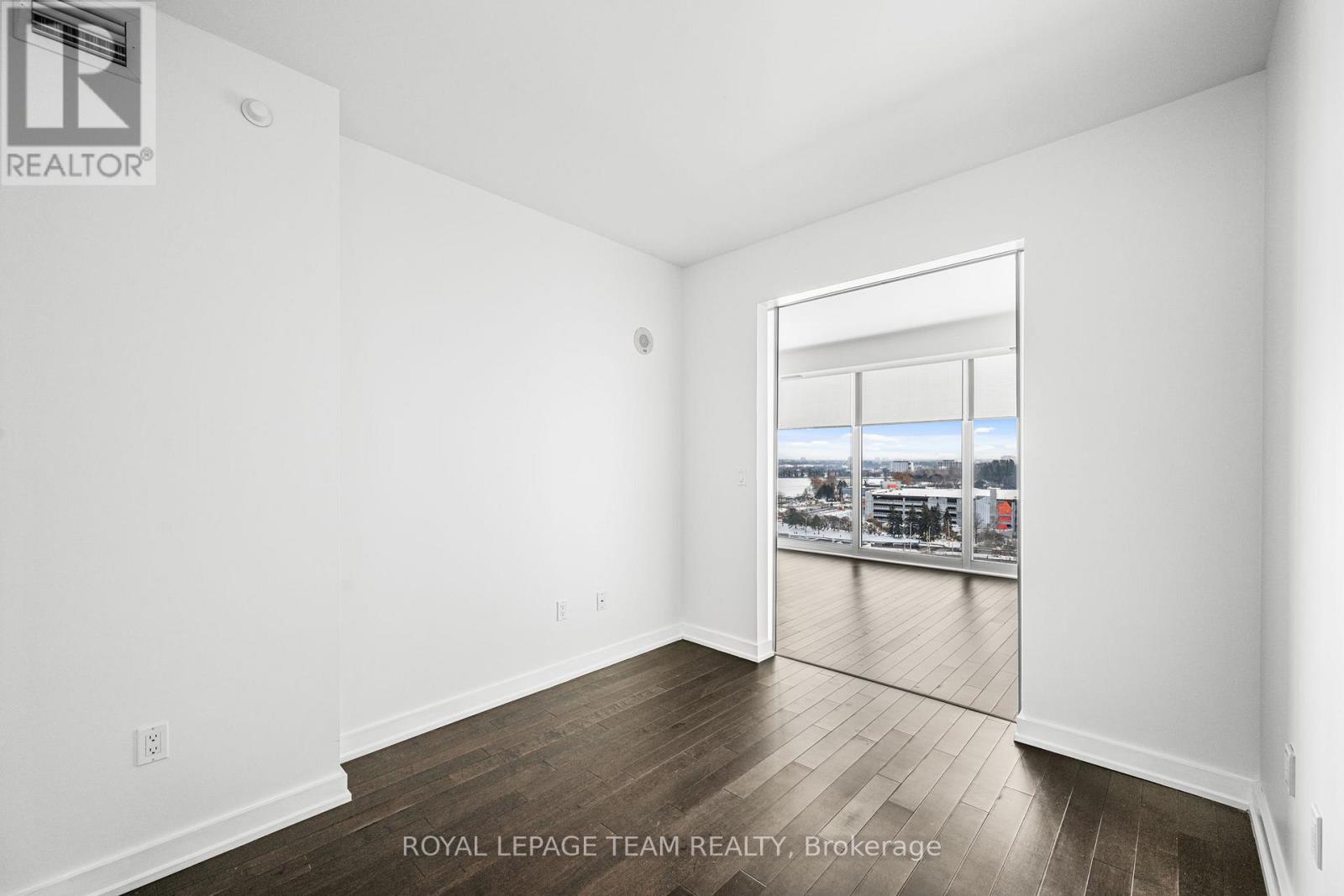 1110 - 111 Champagne Avenue S