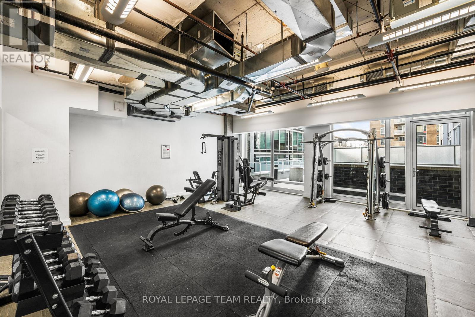 1110 - 111 Champagne Avenue S