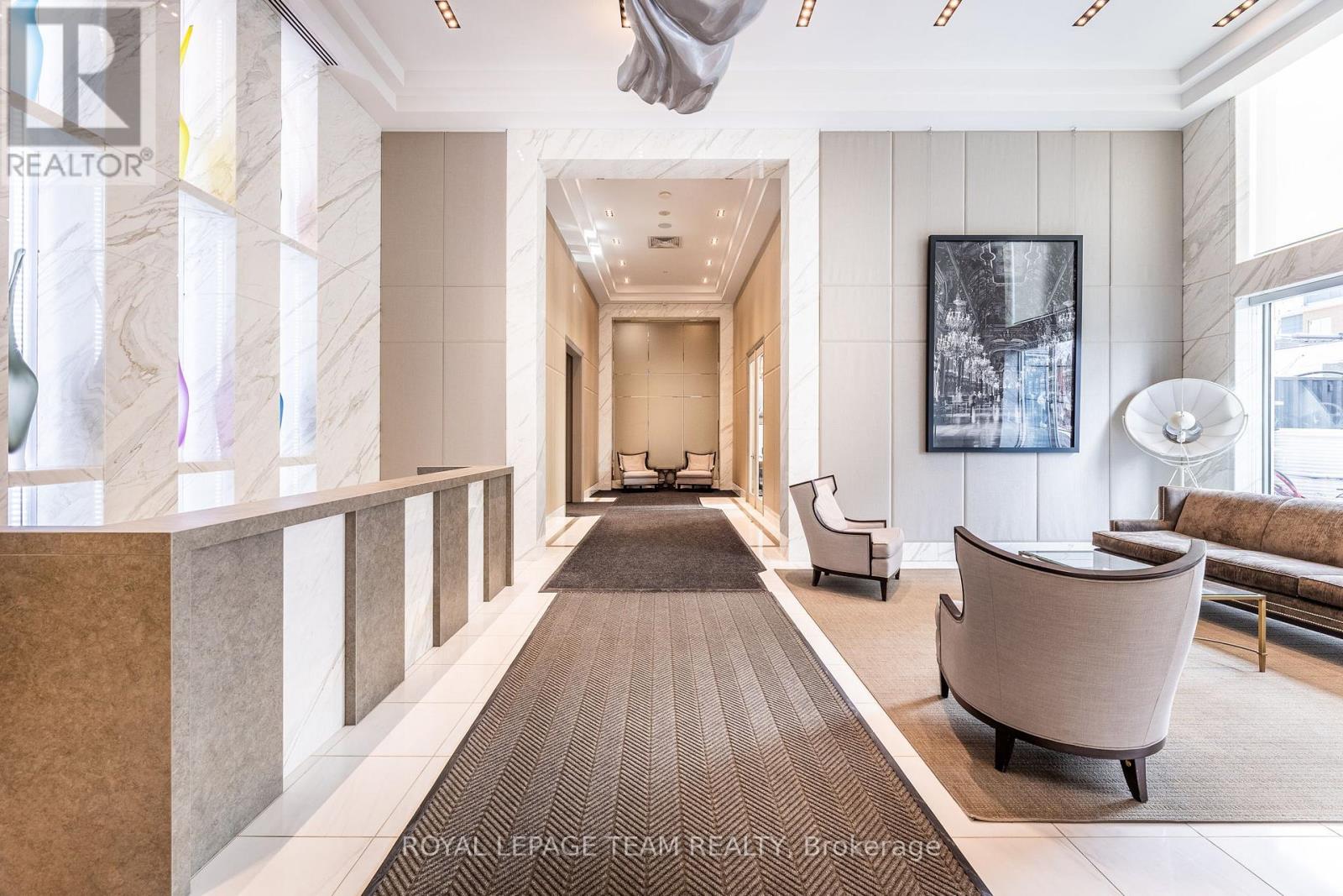 1110 - 111 Champagne Avenue S