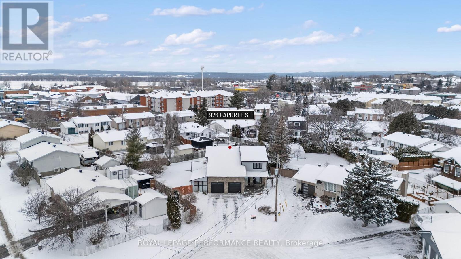 976 Laporte Street