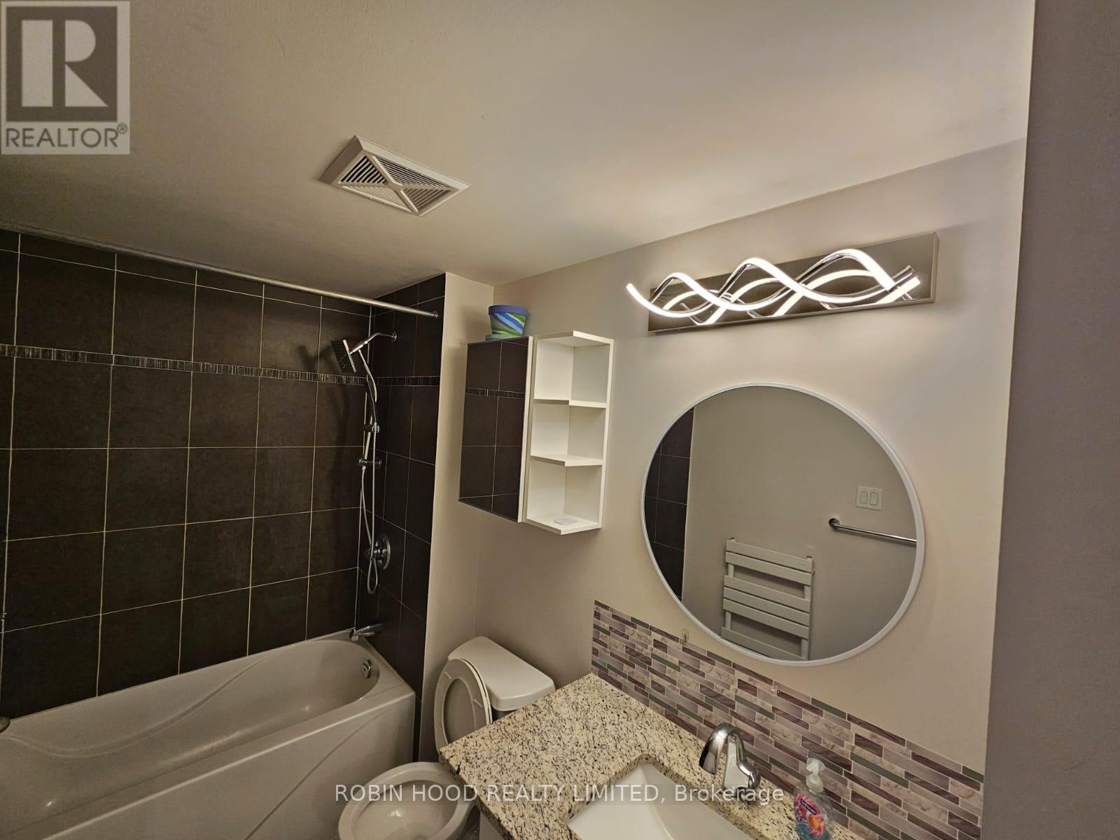 1610 - 200 Rideau Street