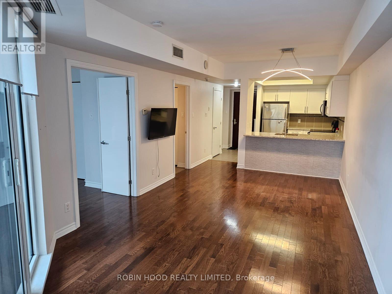 1610 - 200 Rideau Street