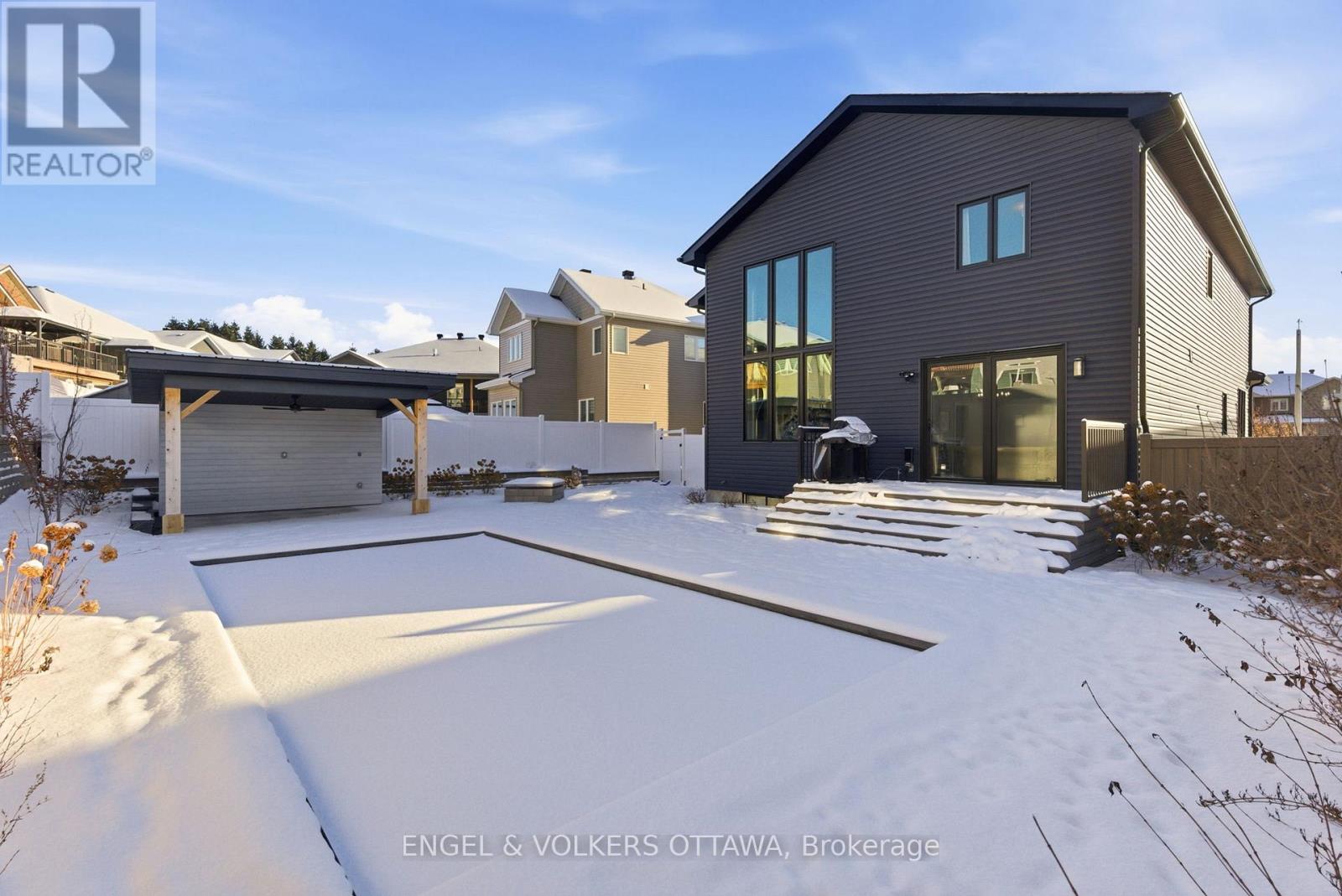 640 Meadowridge Circle