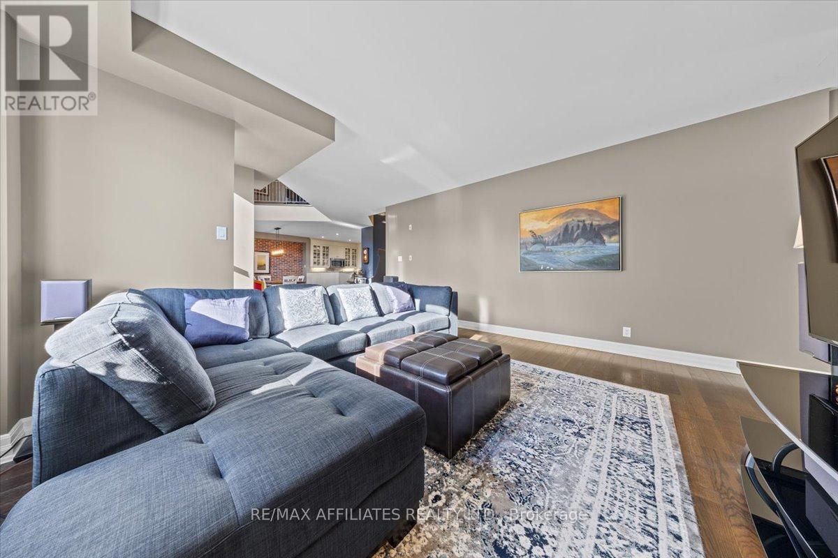 #ph804 - 320 Mcleod Street